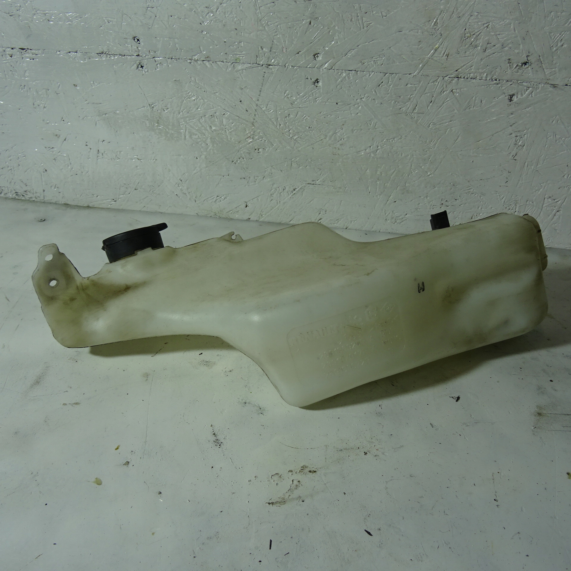DACIA DOKKER Behälter Spritzdüse 289106925R