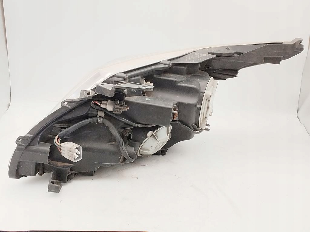 Toyota Avensis III 3 T27 light right front front xenon