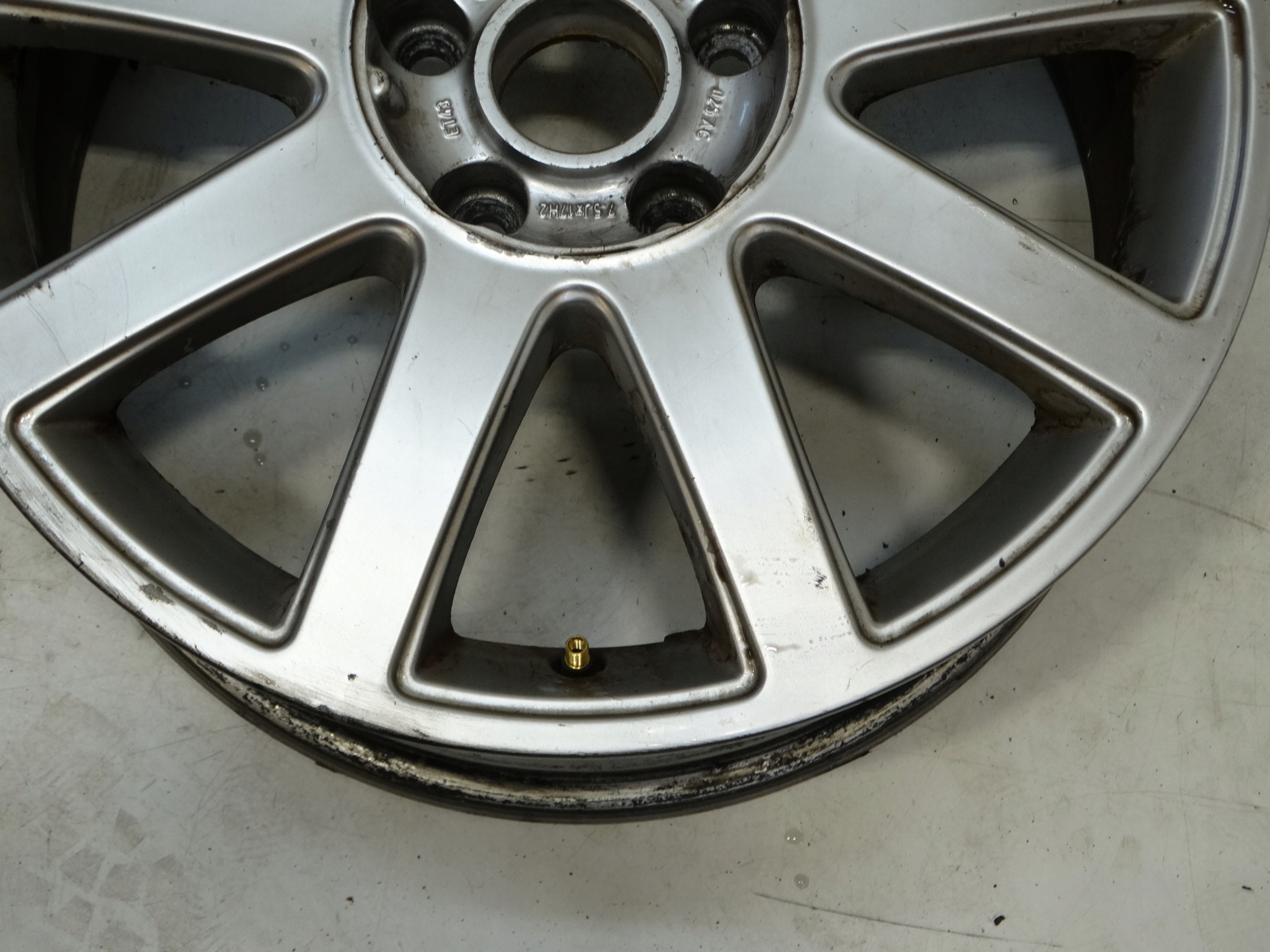 disk hliníkový AUDI A4 B6 7,5JX17H2 ET43 8E0601025AC