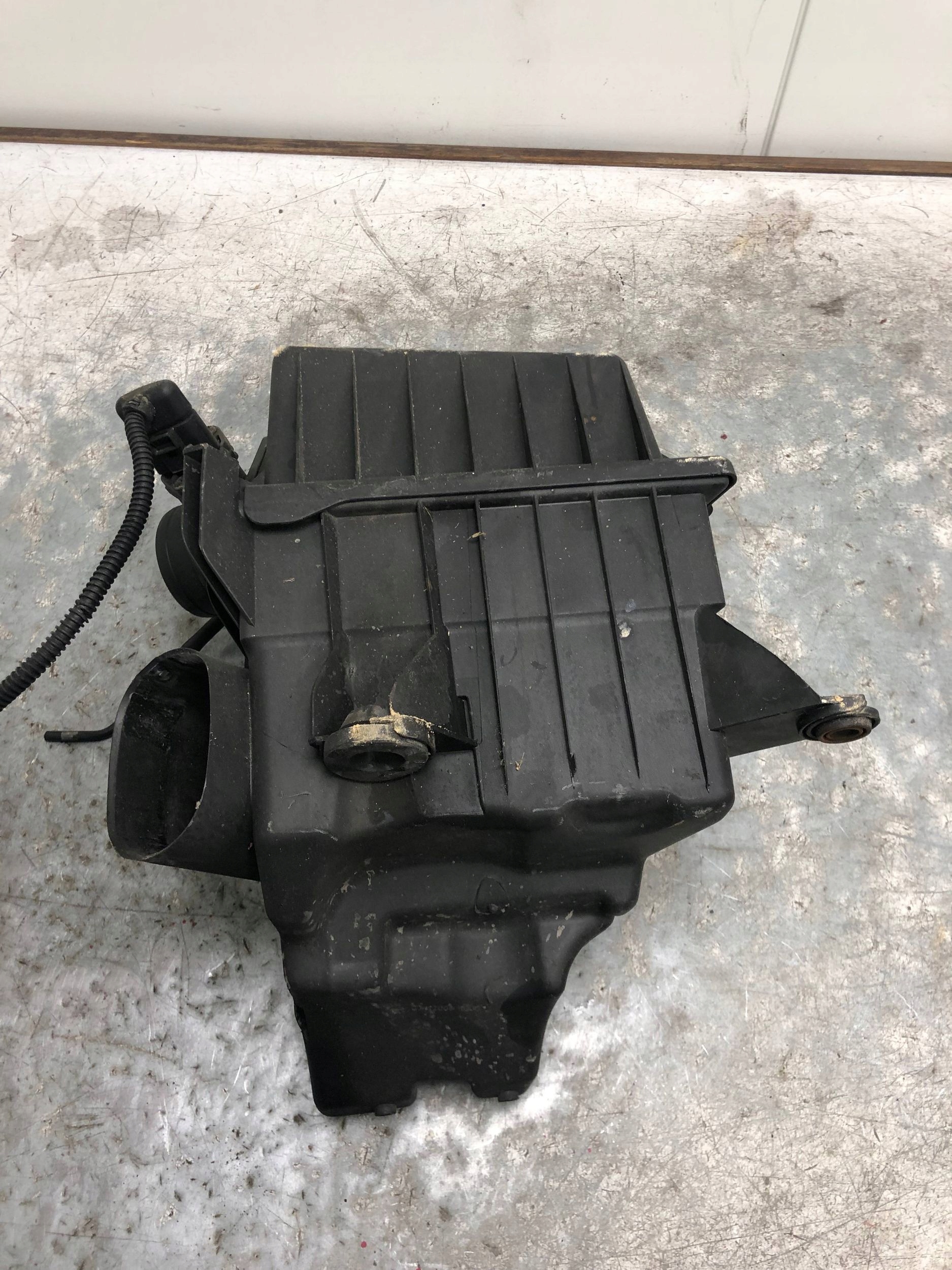 Gehäuse filter luft VW POLO 6Q0129601AR