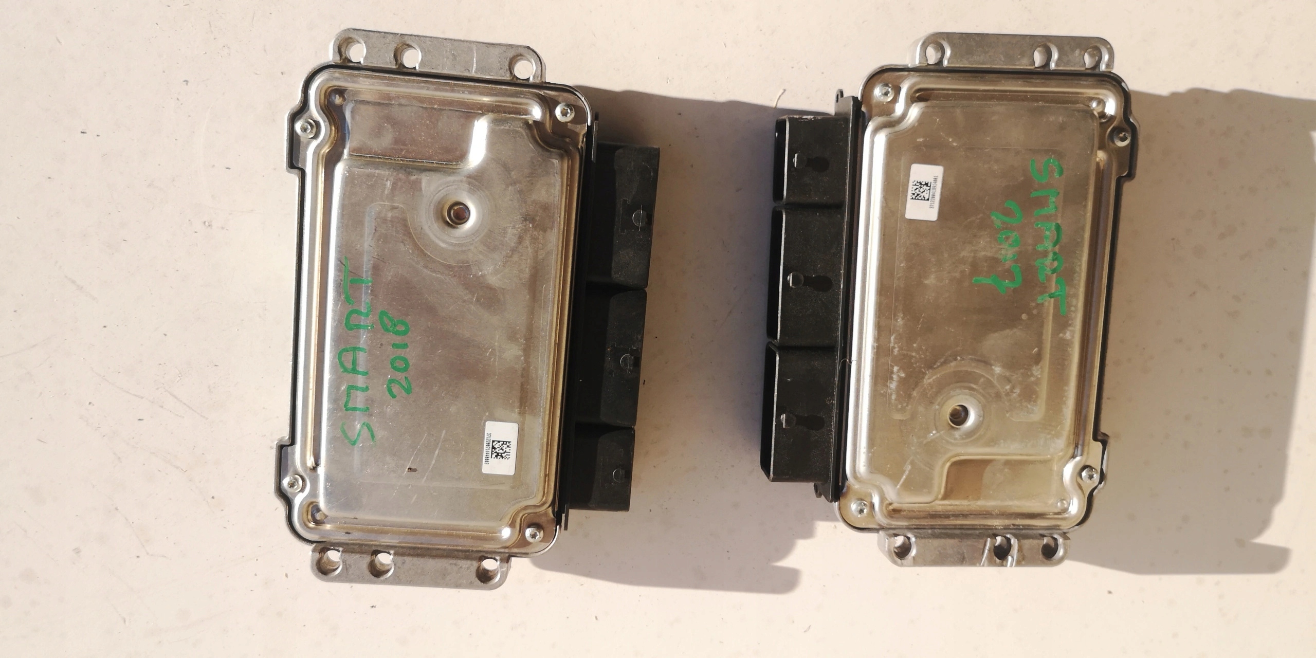 SMART FORFOUR TWINGO Computer ECU 0261S17833 A2819