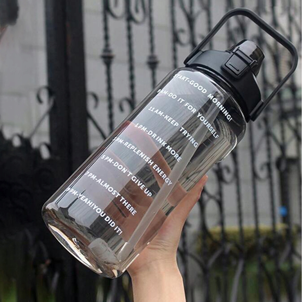 BUTELKA SPORTOWA DO PICIA 2 L ZE UCHWYTEM NA GÓRZE DO KEMPINGU Pojemność 2000 ml