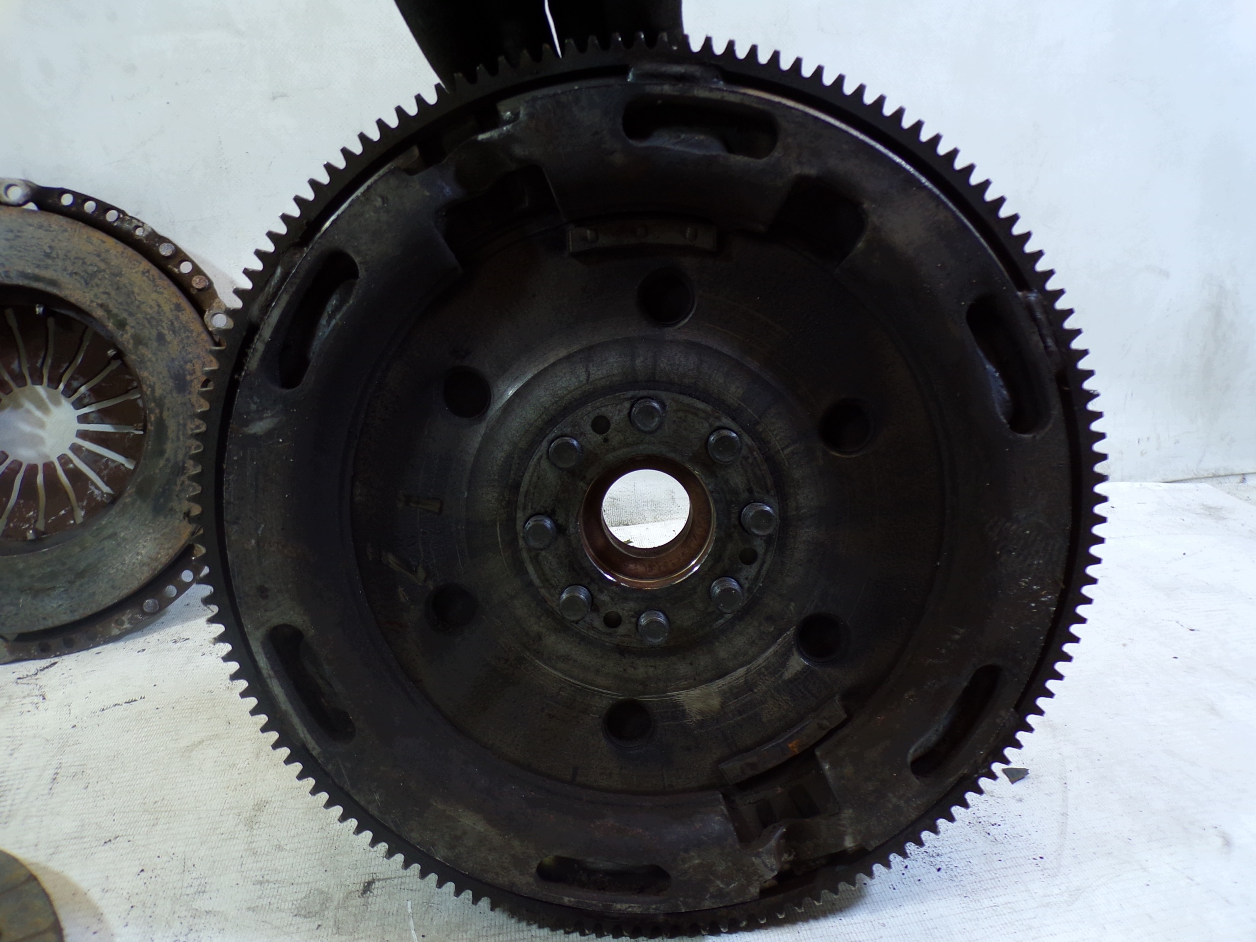clutch wheel flywheel DWUMASA LT35 LT 35 2.5 TDI engine AVR (1)