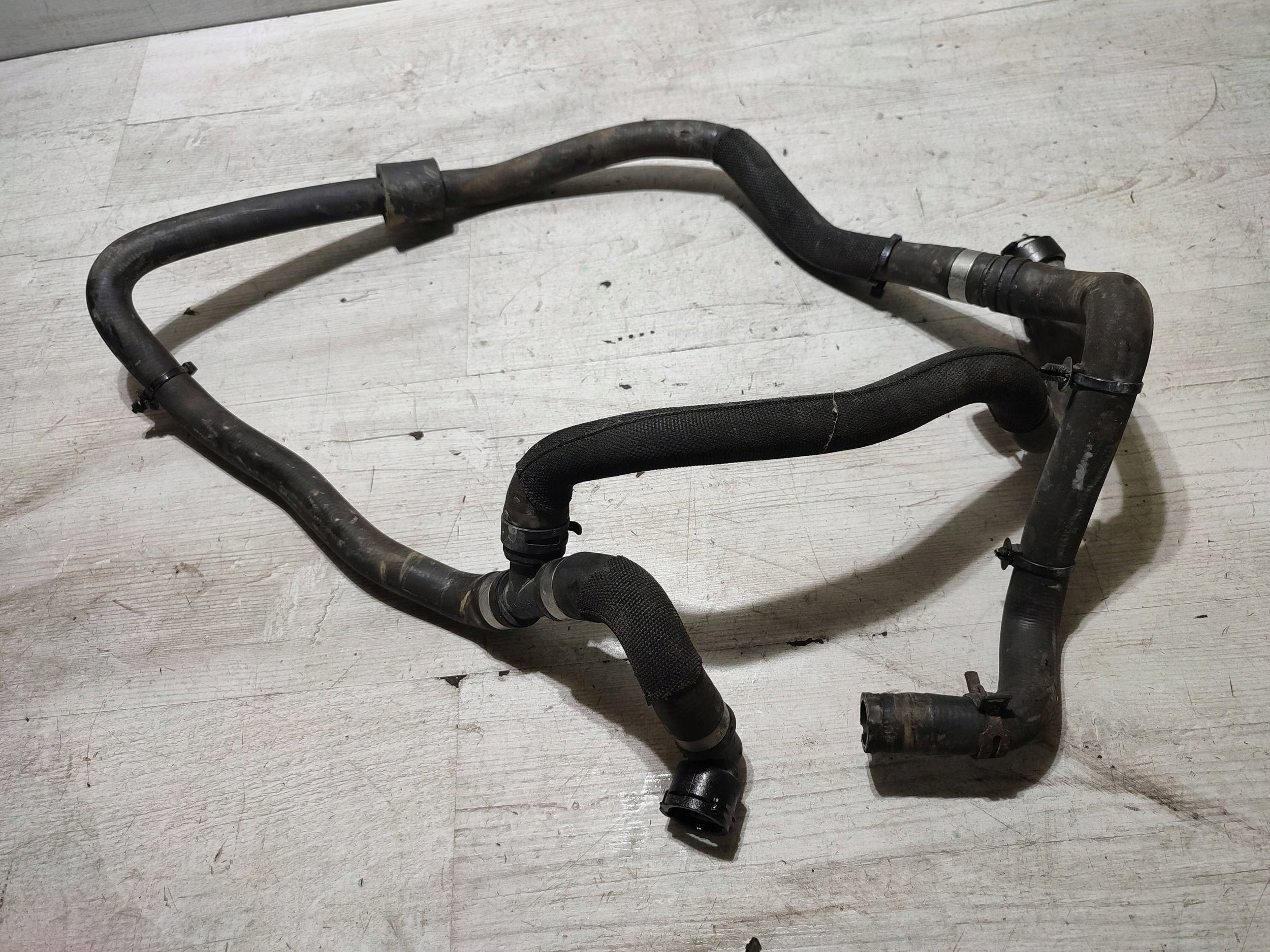 Mercedes-Benz GLA W156 2015 wiring / hose radiator