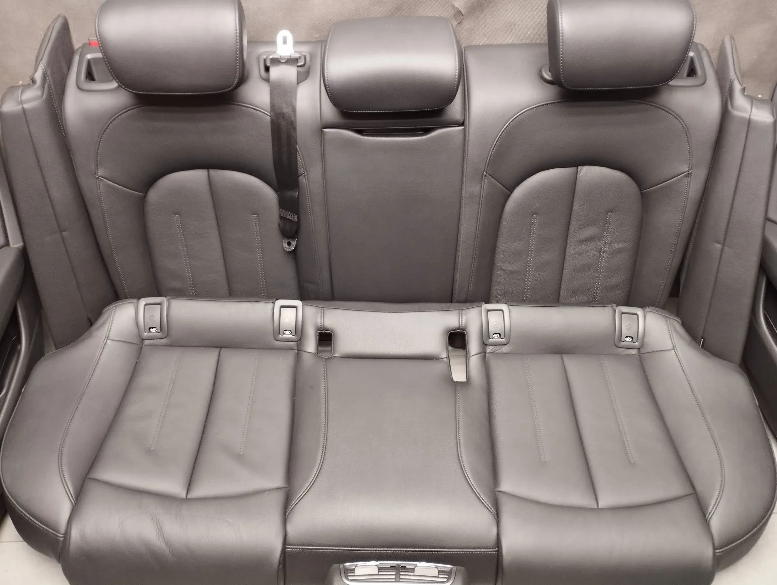 Audi A6 C7 4G sedan seats side leather without AIRBAGOW
