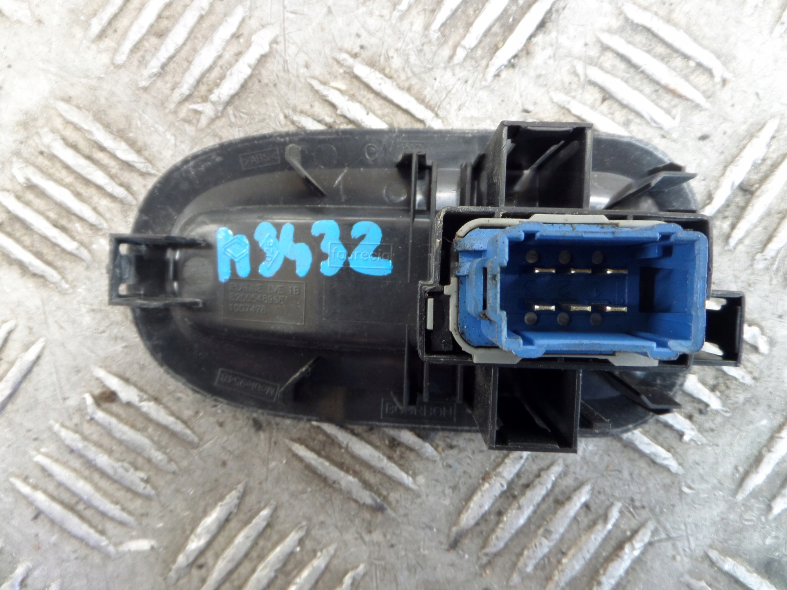 Fensterschalter Renault OE 8200548968
