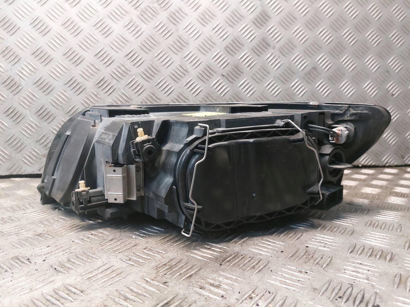 light right front VOLVO S40 II V50 and 31213185