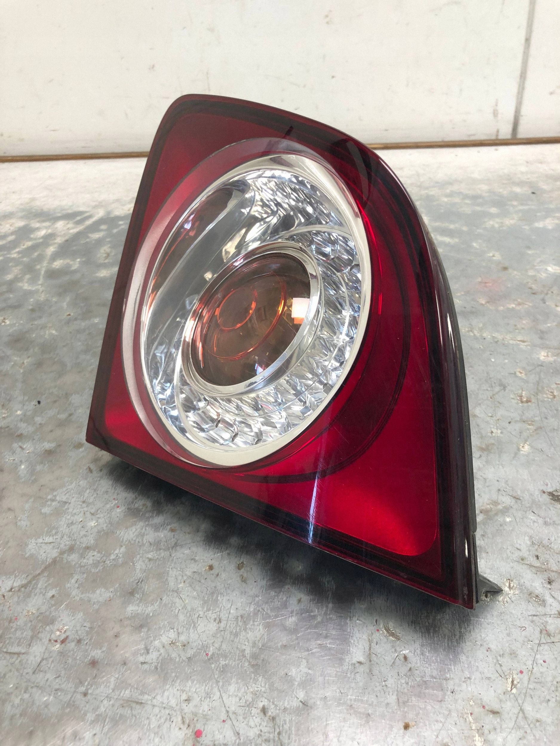 light right rear part to the bonnet VW GOLF VI plus 5M0945094S
