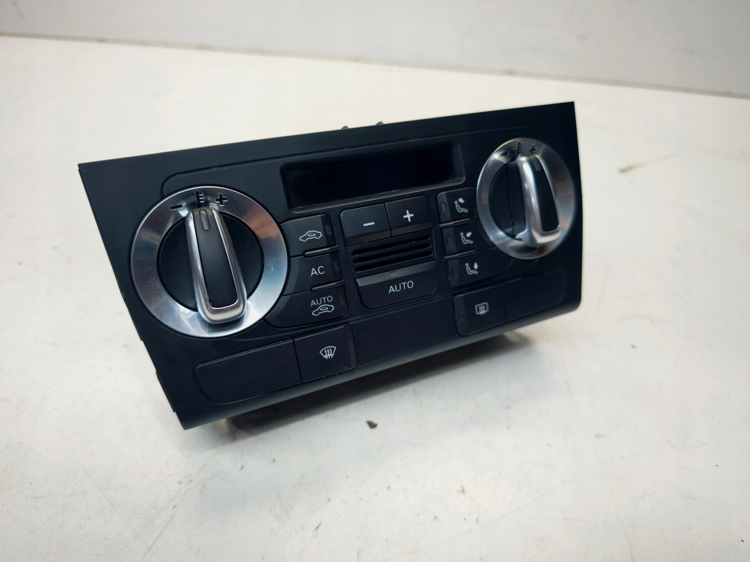 Unite commande clima de chauffage AUDI A3 8P 8P0820043BK