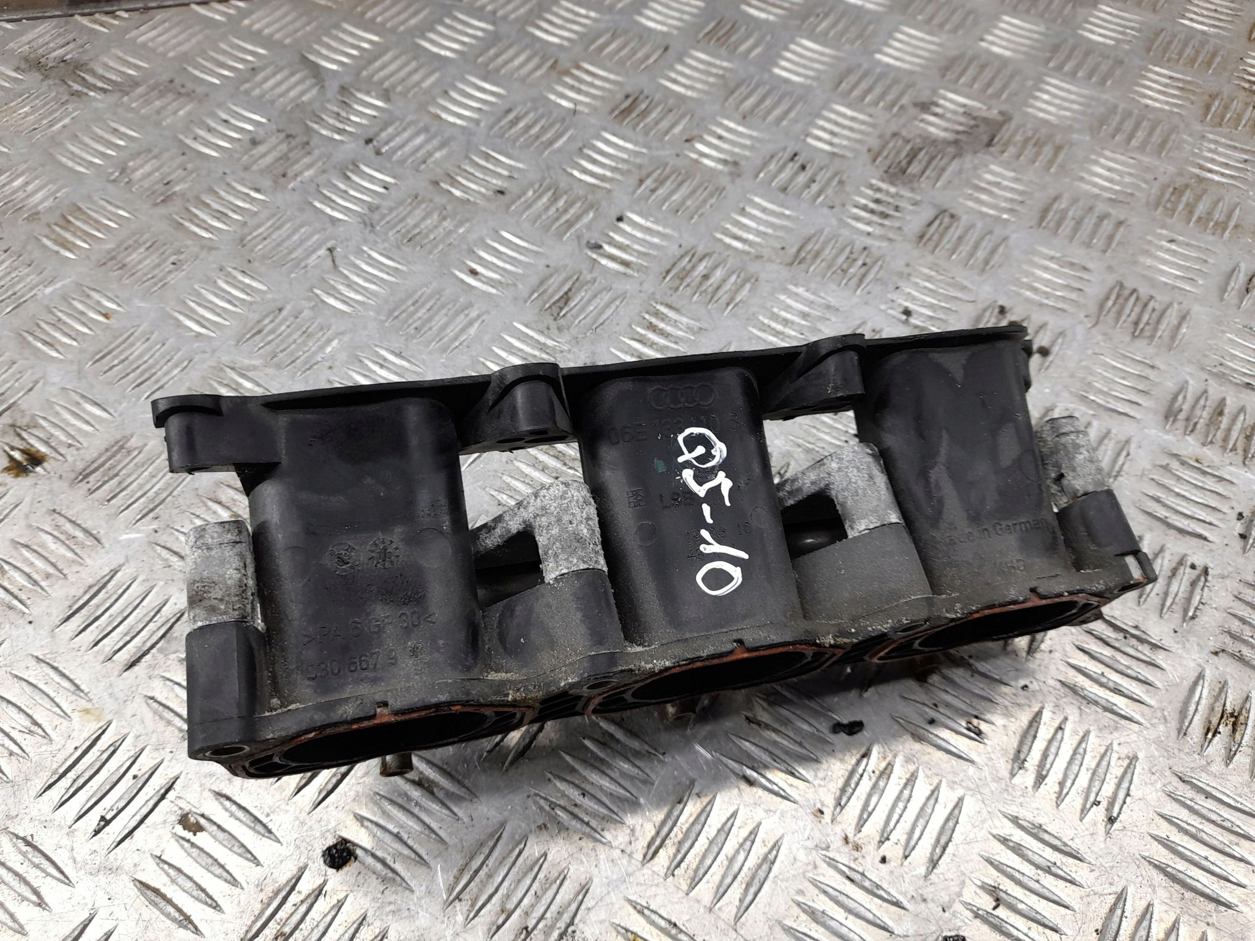 Audi Q5 SQ5 2009 с спереди коллектор Впускный