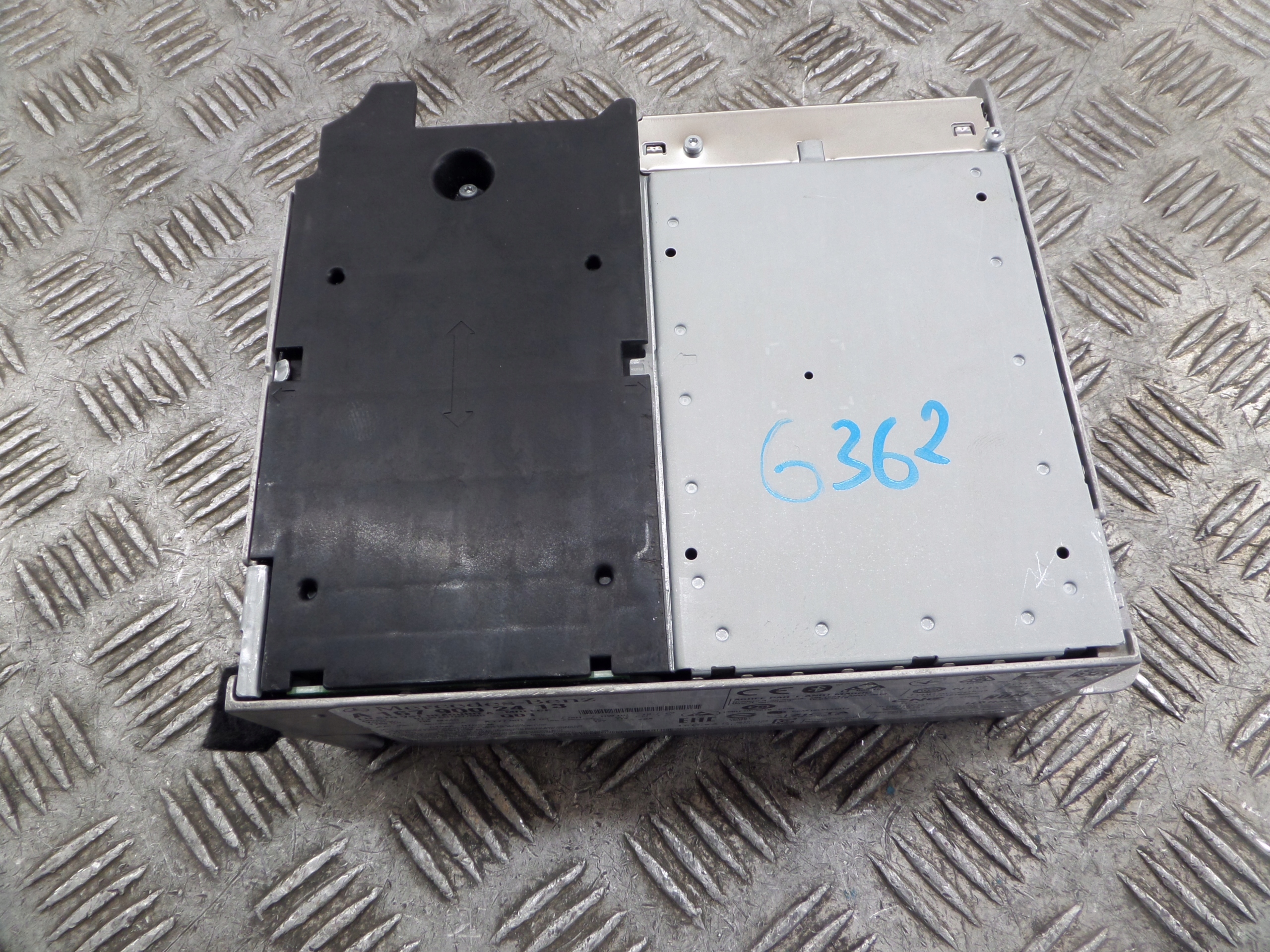 Radio Navigation Mercedes-Benz OE A1679002413