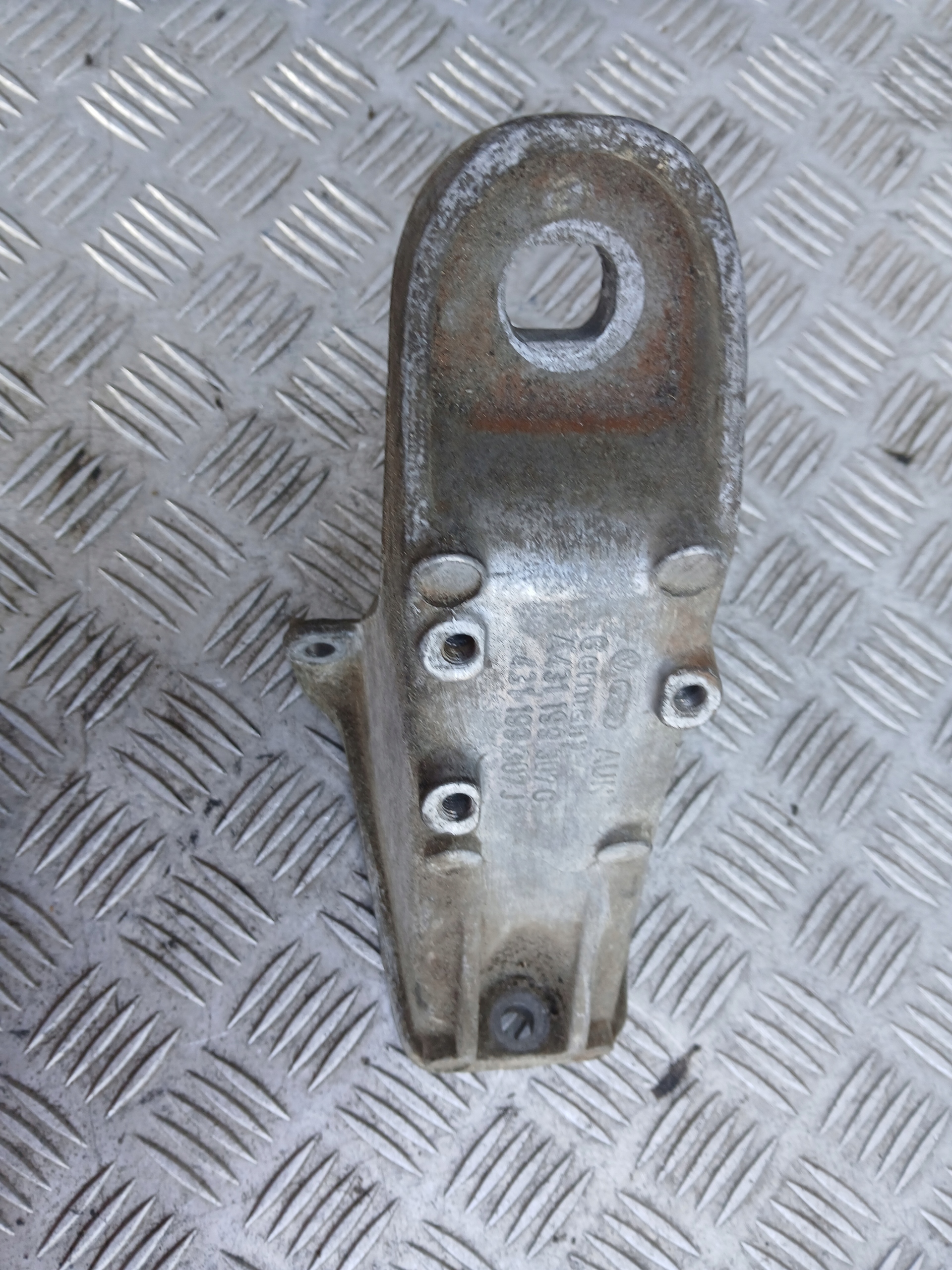 Audi 100 200 5000 C3 holder engine mount A431199307G 431199307G