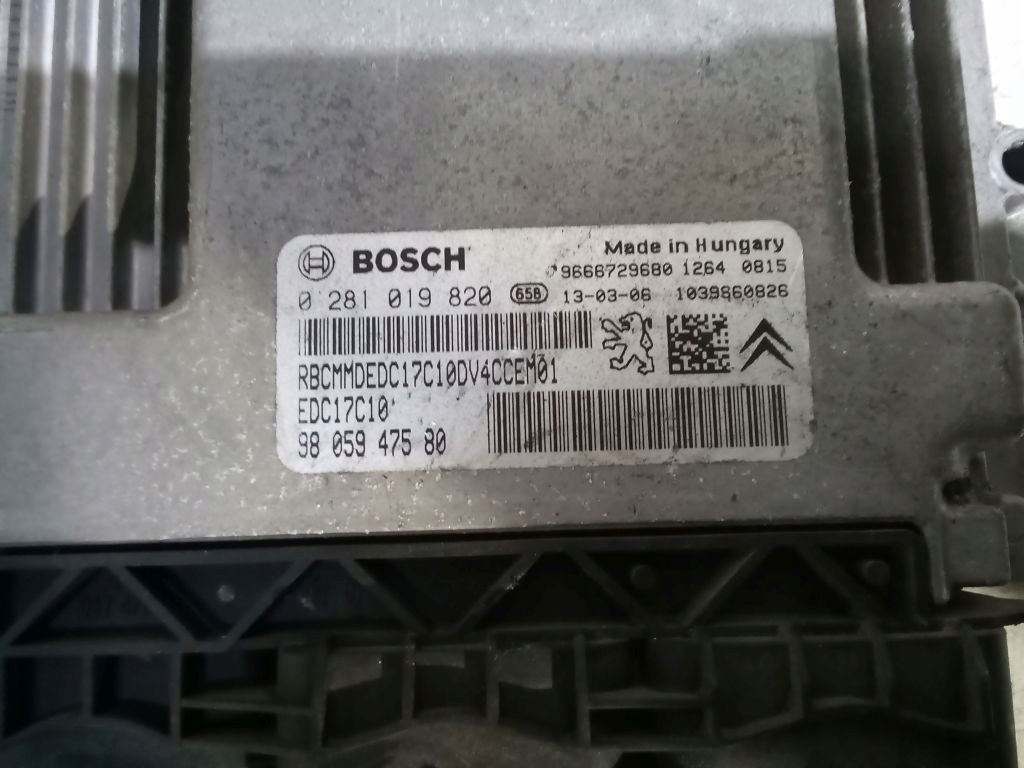 Peugeot 208 and computer of the engine 9805947580