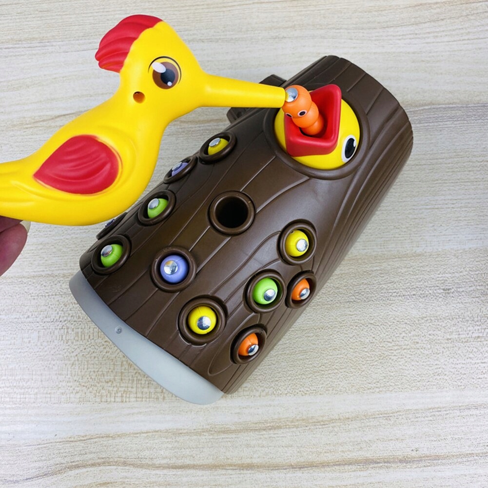 GRA MAGNETYCZNA NAKARM PTASZKA MONTESSORI DZIĘCIOŁ 12 ROBACZKÓW PREZENT HQ Wiek dziecka 3 lata +