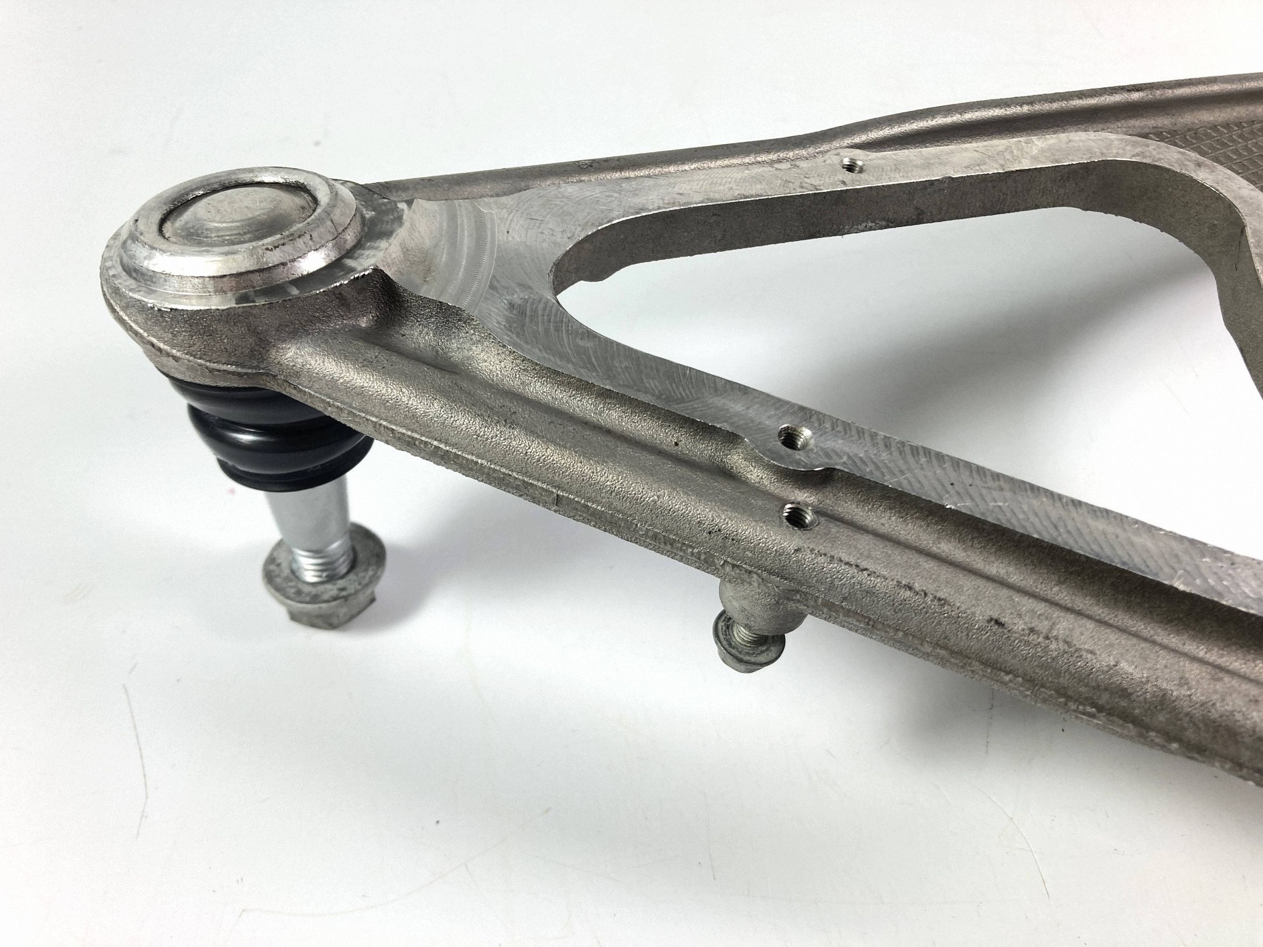 Chevrolet Corvette C8 2020-2026 arm lower left rear part