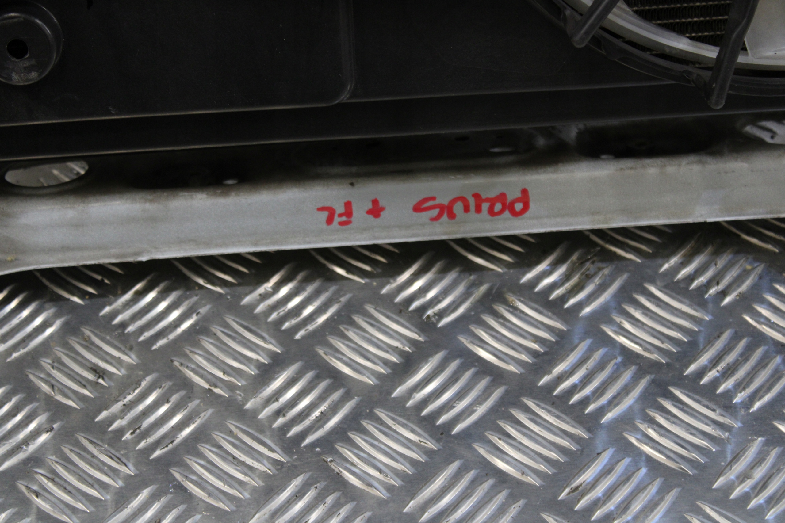 support panel for radiators front radiator pillar TOYOTA PRIUS + plus LIFT 1,8 HYBRID