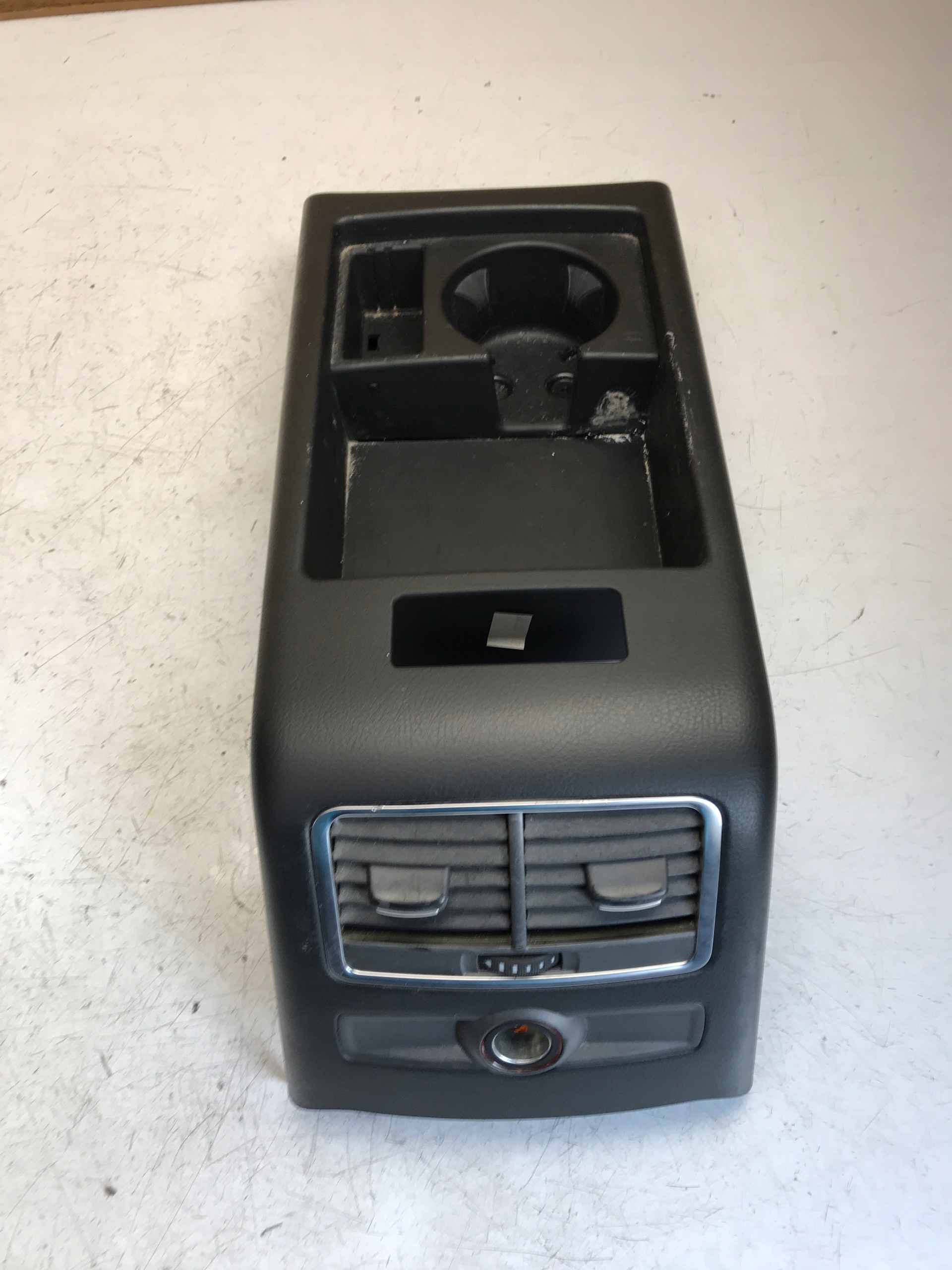 grid air conditioning devices rear part TUNEL AUDI A6 C6 4F0863244C