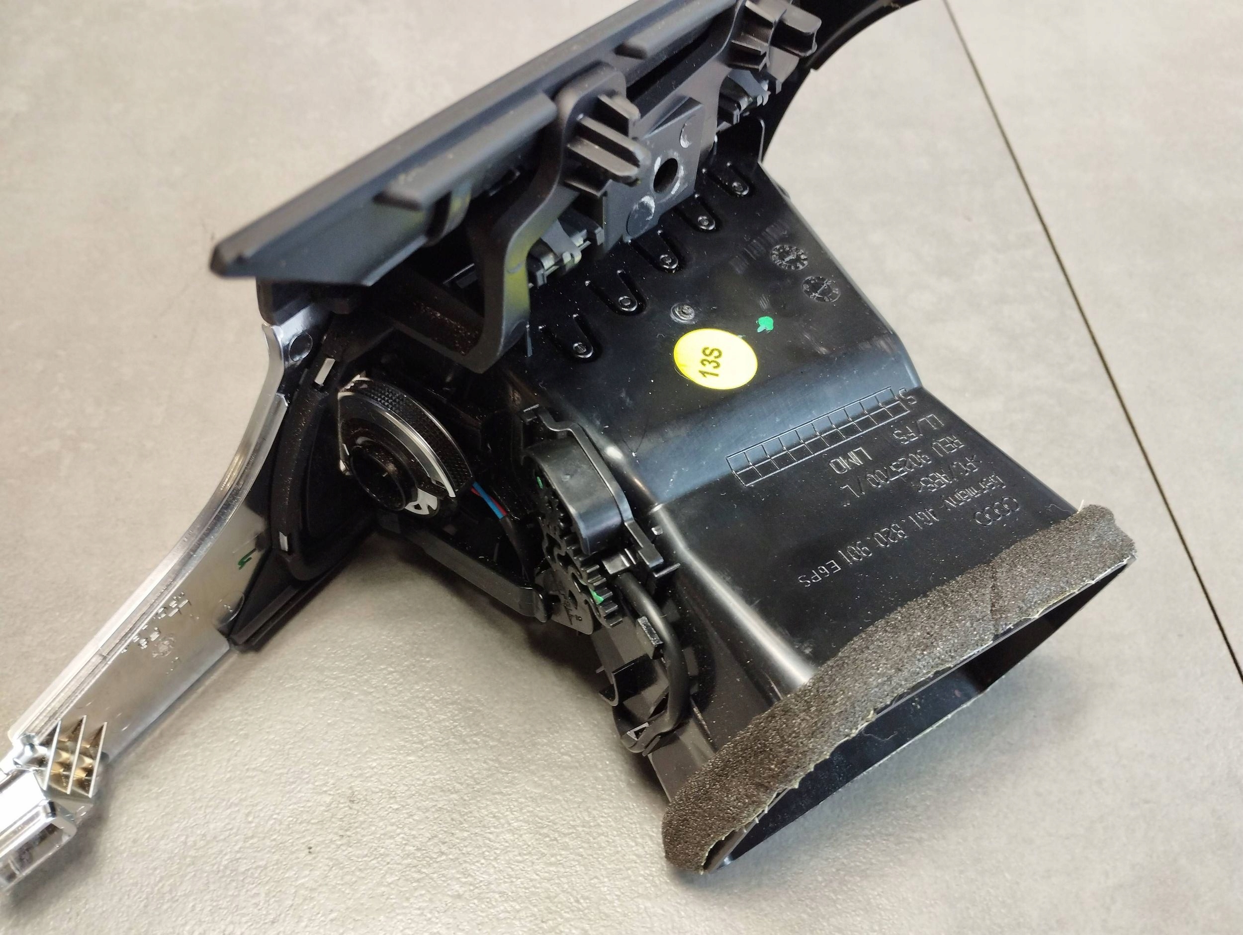 Audi A7 4G 2016 grid air conditioning devices 4G1820901