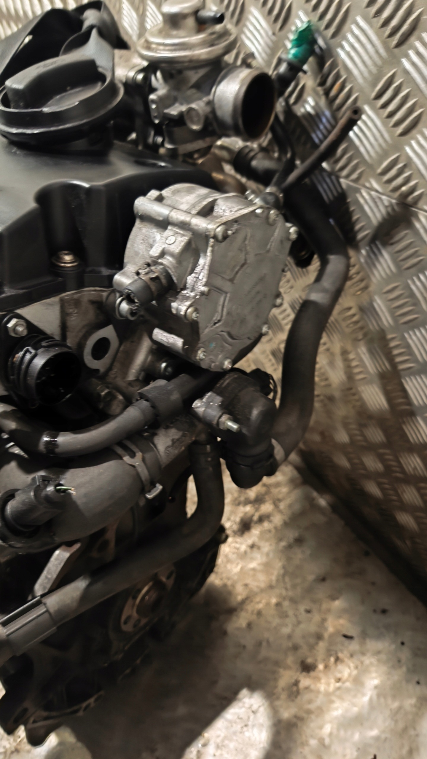 engine unprotected pillar VW PASSAT B5 1.9TDI 2001r -AVB