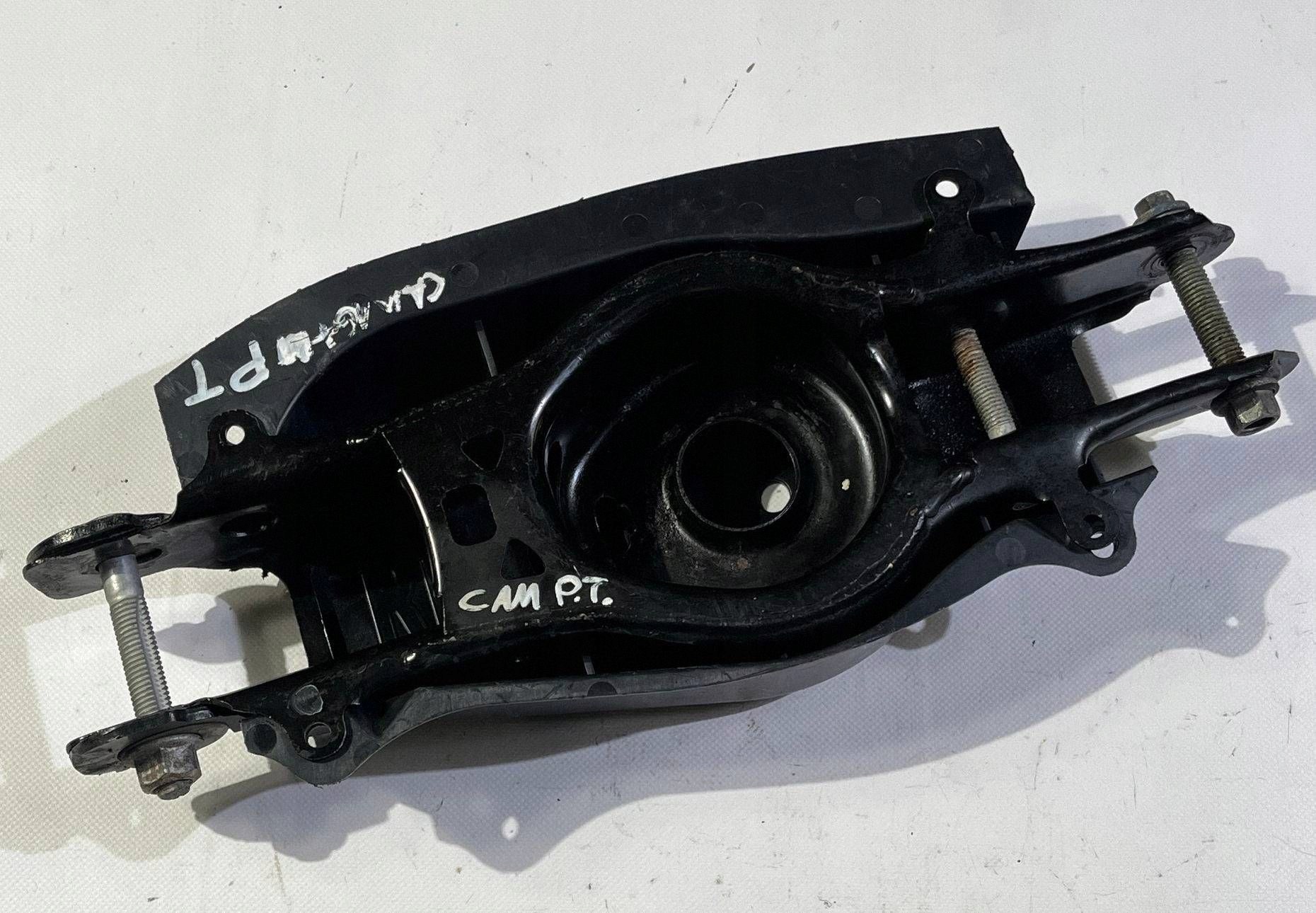 Querlenker hinten rechts heck Blende Abdeckung des Querlenkers Chevrolet Camaro 2016+