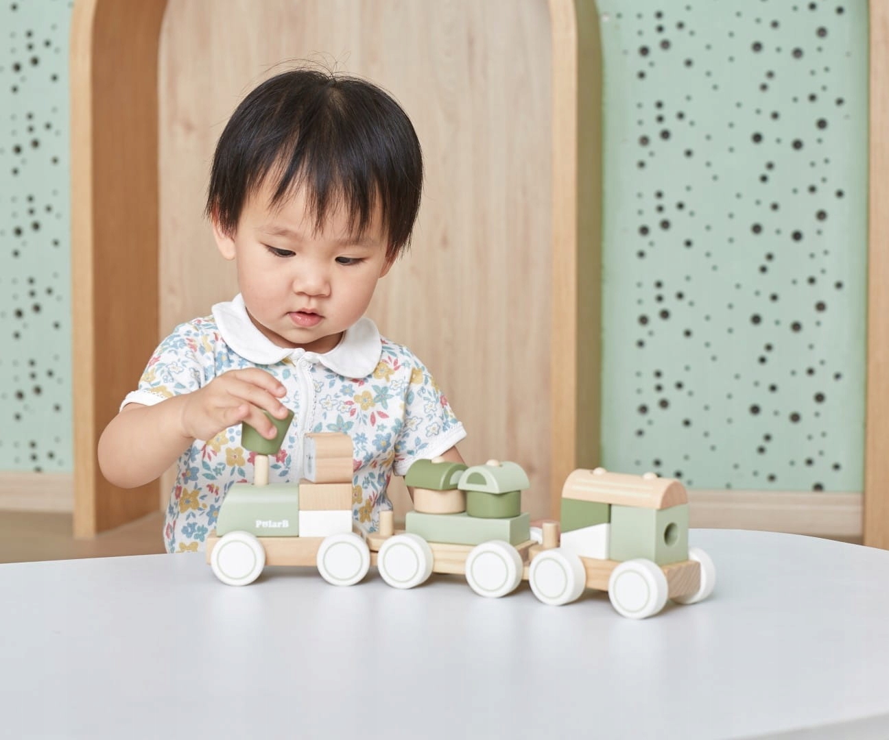 VIGA POLAR B DREWNIANA KOLEJKA Z KLOCKAMI ZIELONA 44231 Minimalny wiek dziecka 1