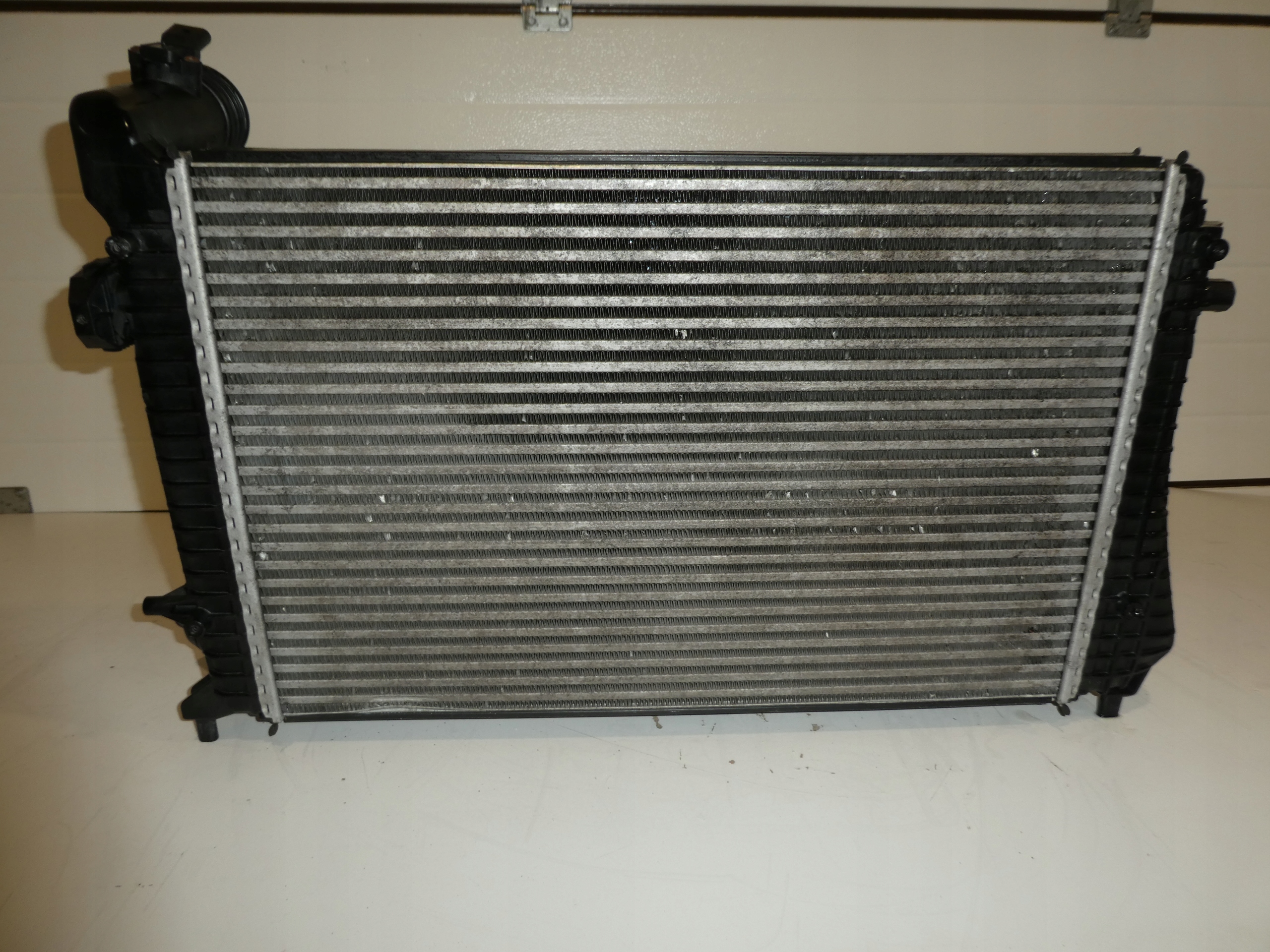 VW PASSAT B6 2,0 TDI RADIATEUR D’EAU INTERCOOLER