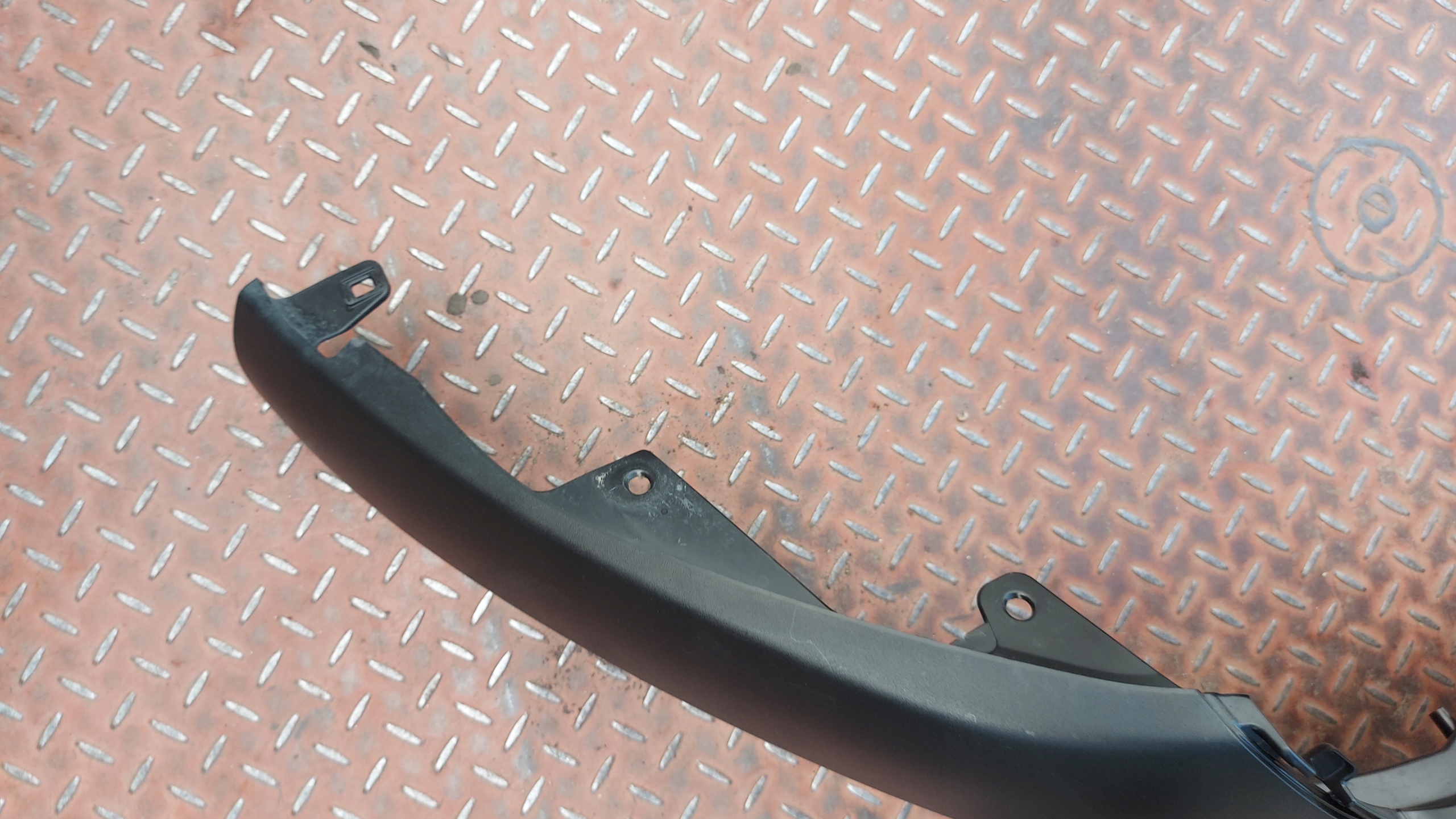 accessories grid central spoiler of a bumper front TOYOTA COROLLA CROSS 21