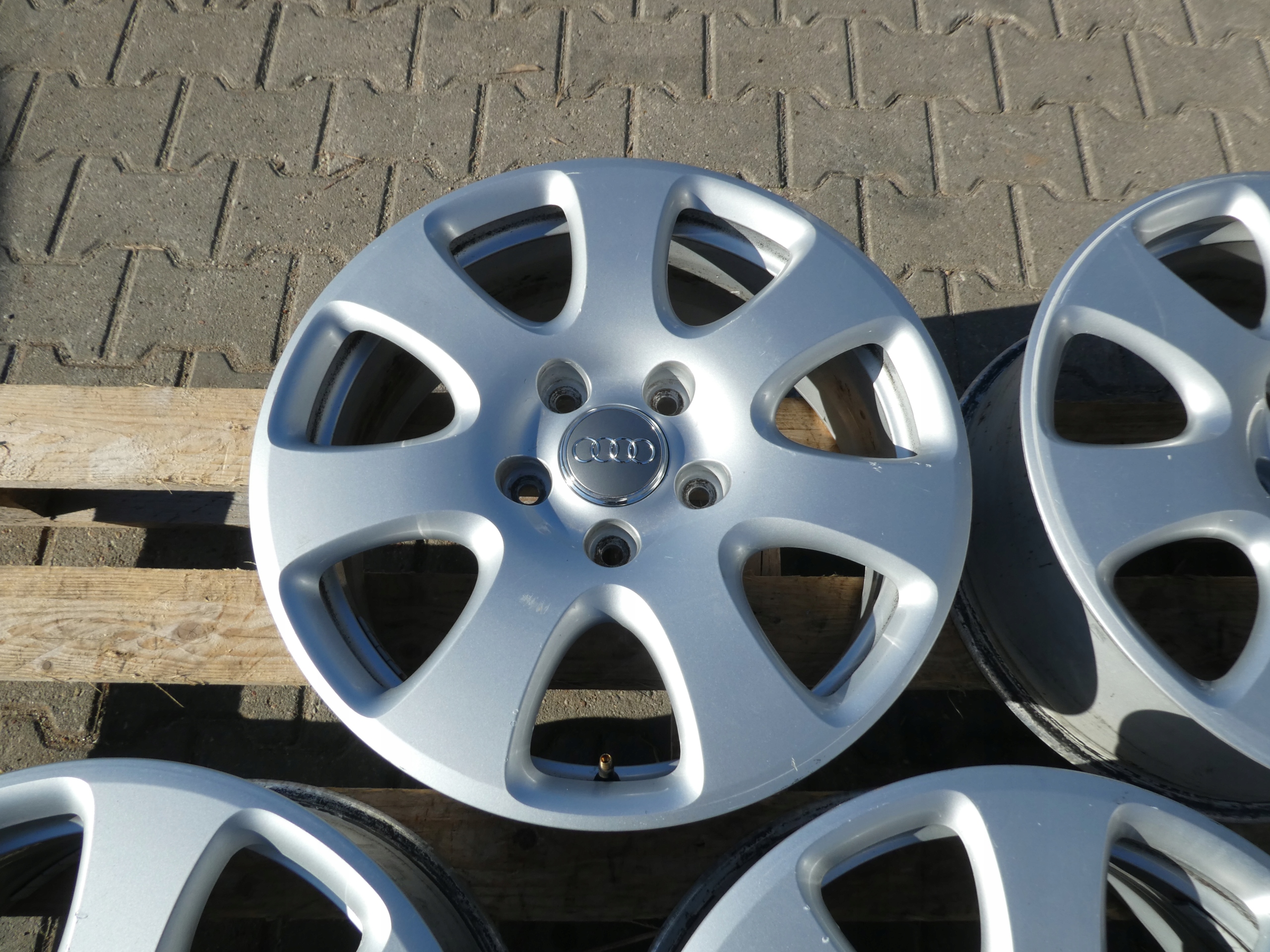 4X ALU discs original AUDI 4L0601025E