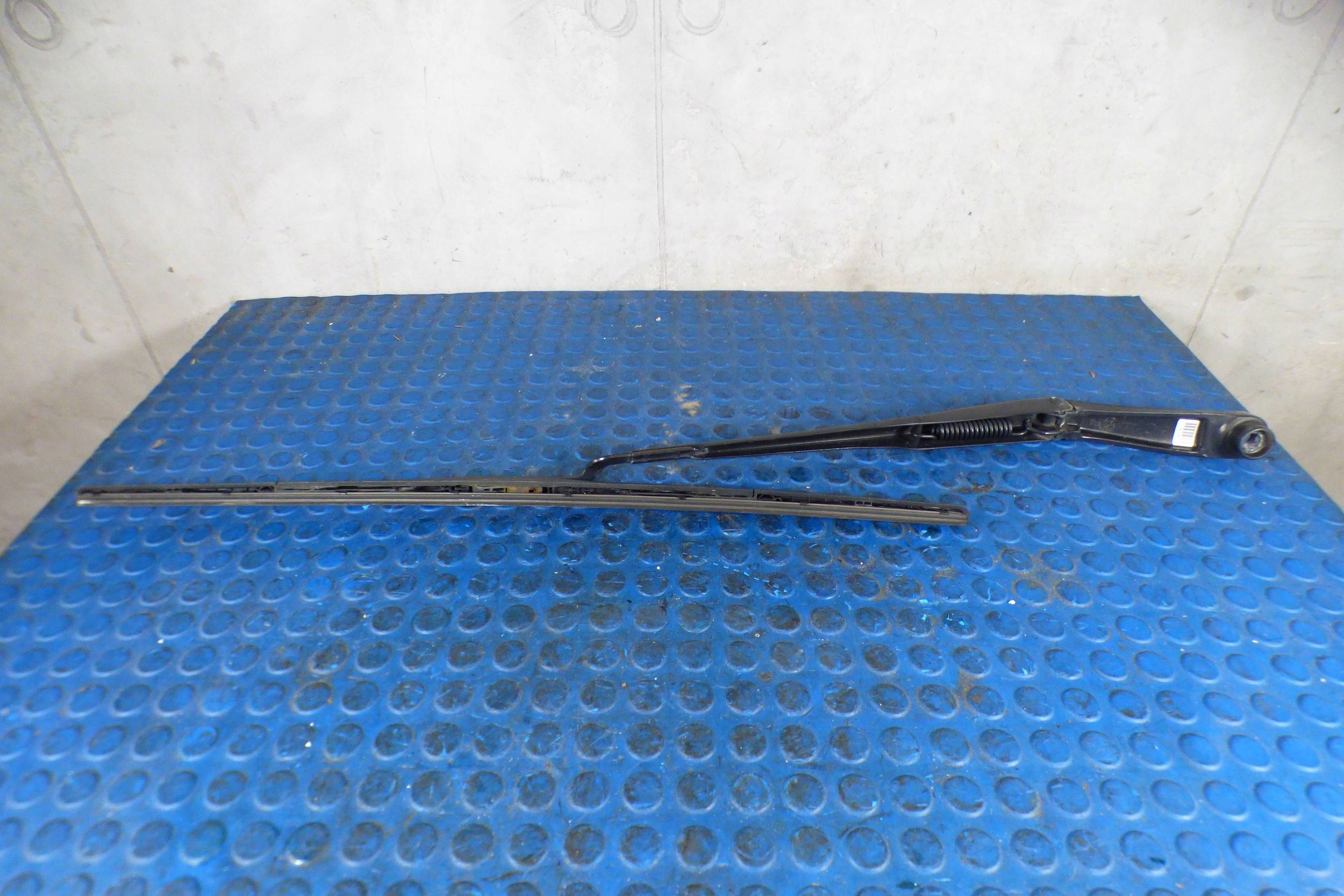 Hyundai Elantra VI wiper arm left front EUROPA