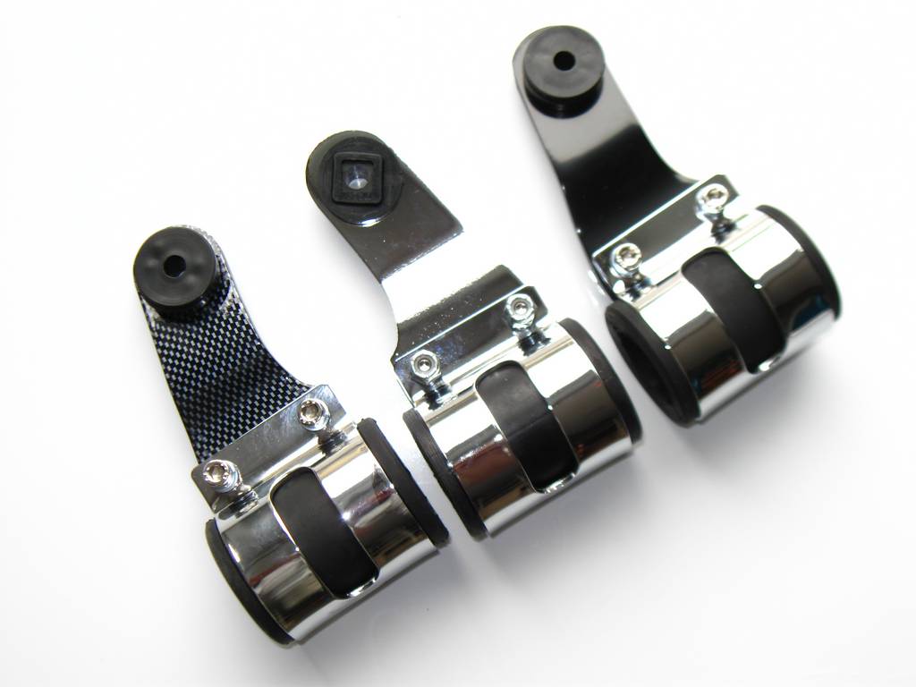 MOCOWANIE UCHWYTY LAMPY PRZEDNIEJ Z GUMAMI CARBON