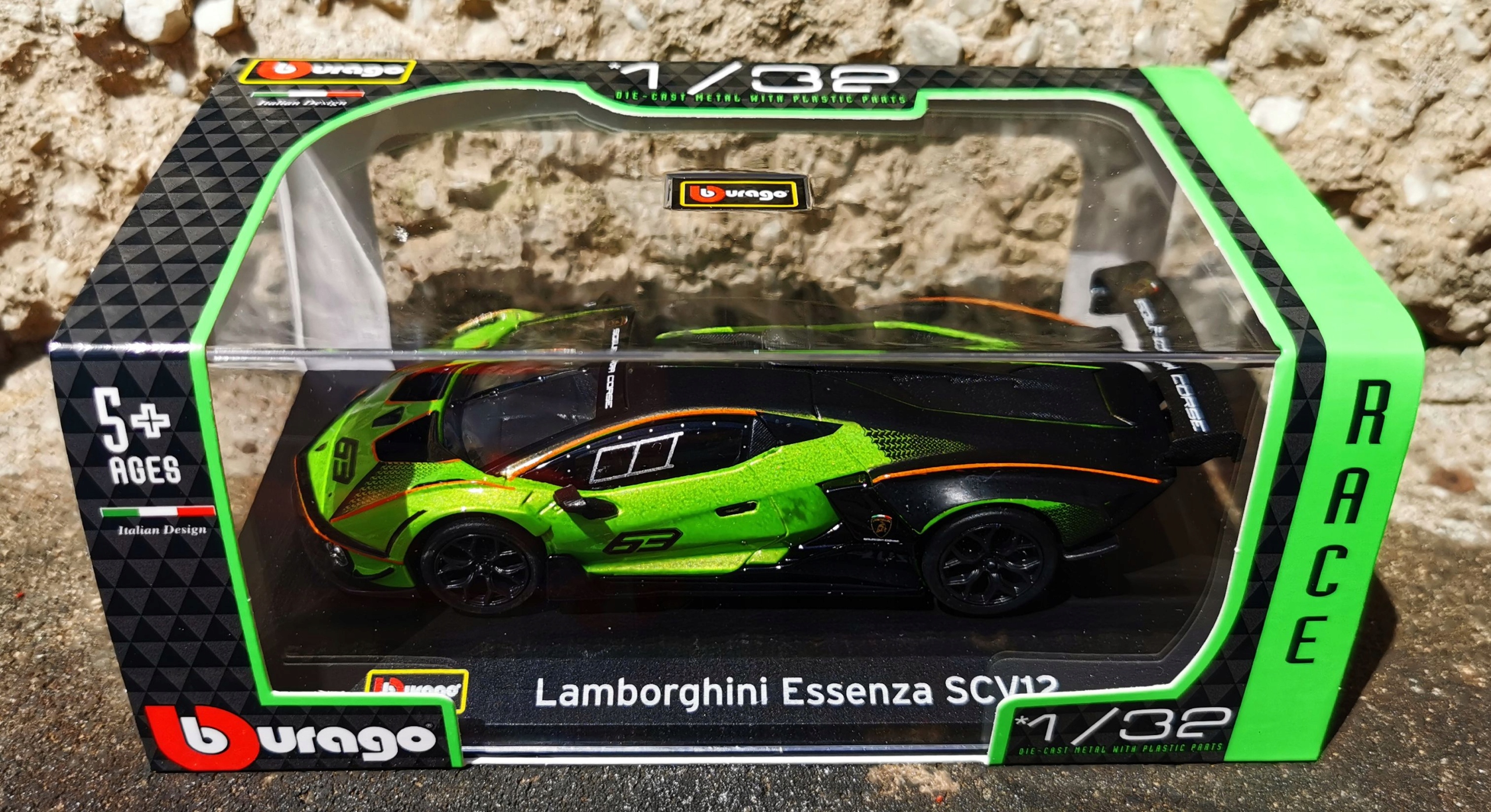 

Model Bburago Race 1:32 Lamborghini Essenza SCV12