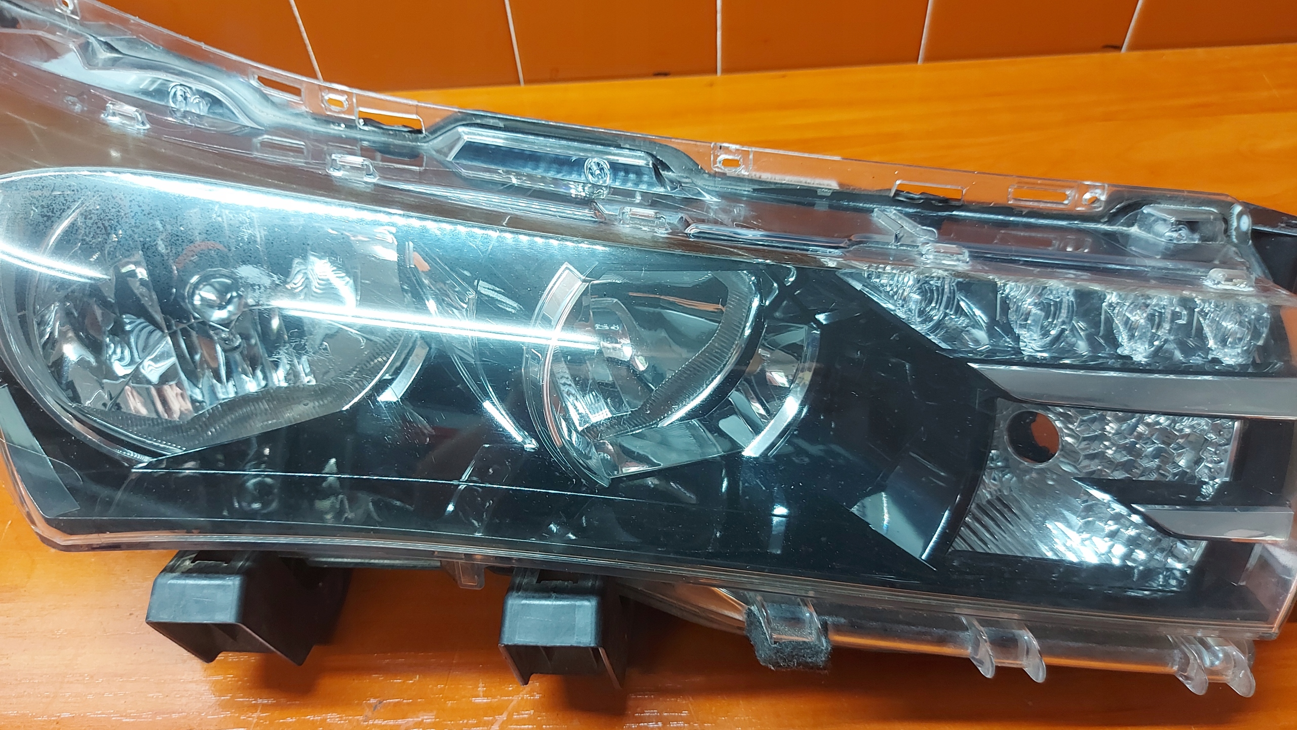 REFLEKTOR Licht rechts rechts vorne TOYOTA COROLLA E16 E18 13-16