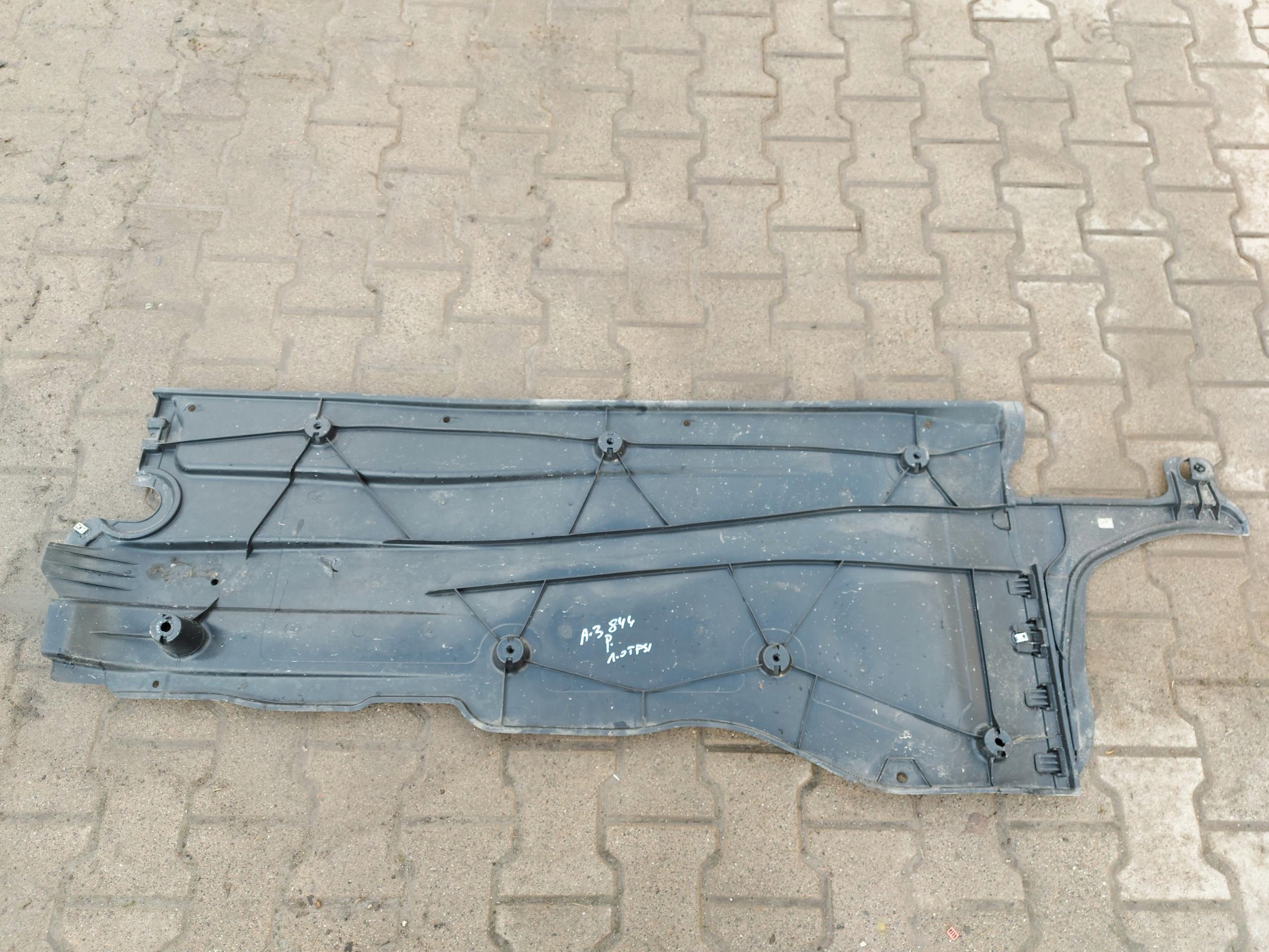 Audi A3 8Y4 HB 5D Blende Abdeckung abdeckung Unterfahrschutz rechts 5WA825102A