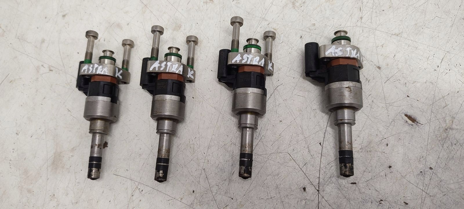injector Opel Astra K 1,4TB B14XFT