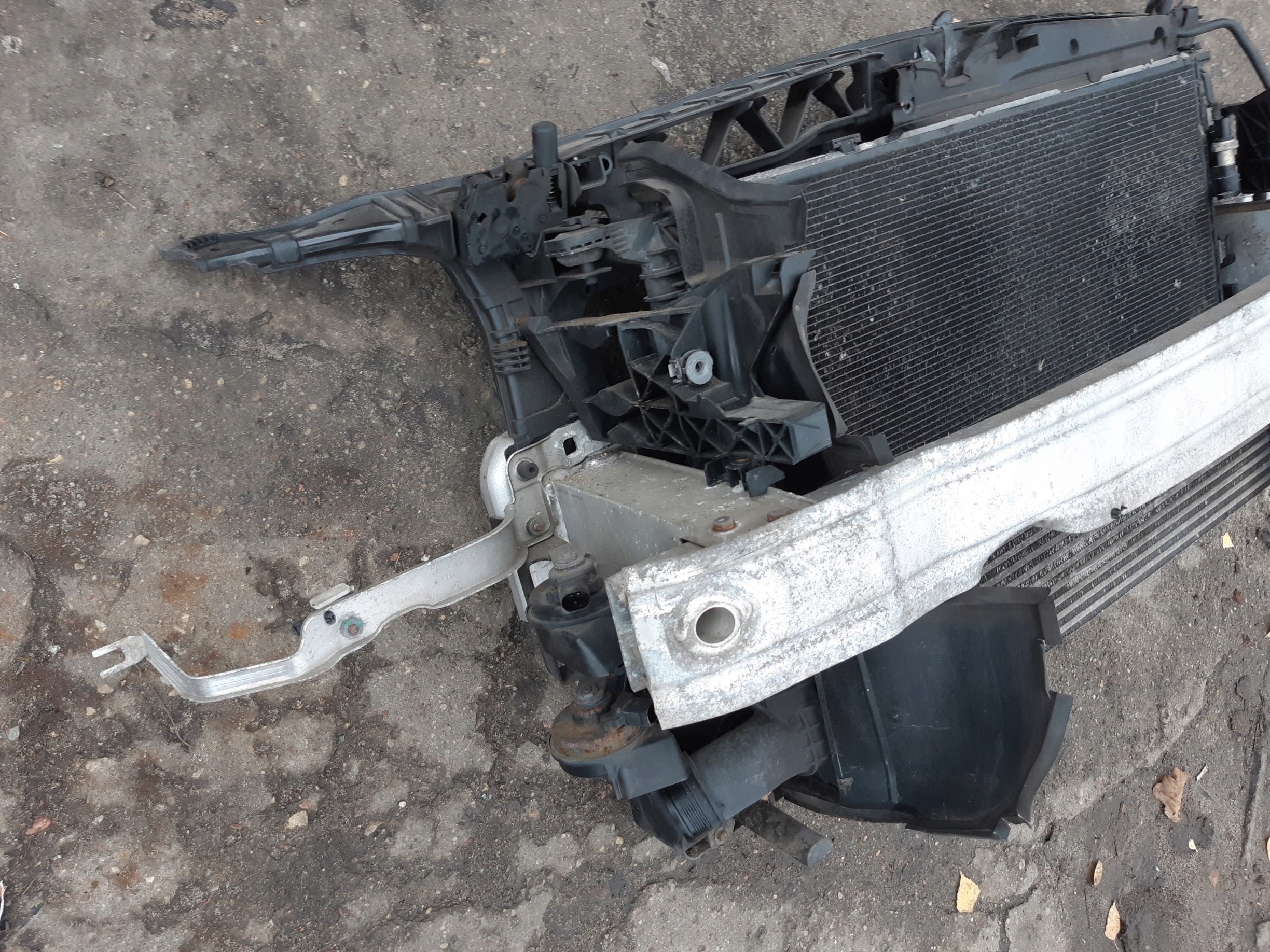 AUDI A6 C7 2.0 TDI TFSI support panel for radiators fans radiator sider pillar