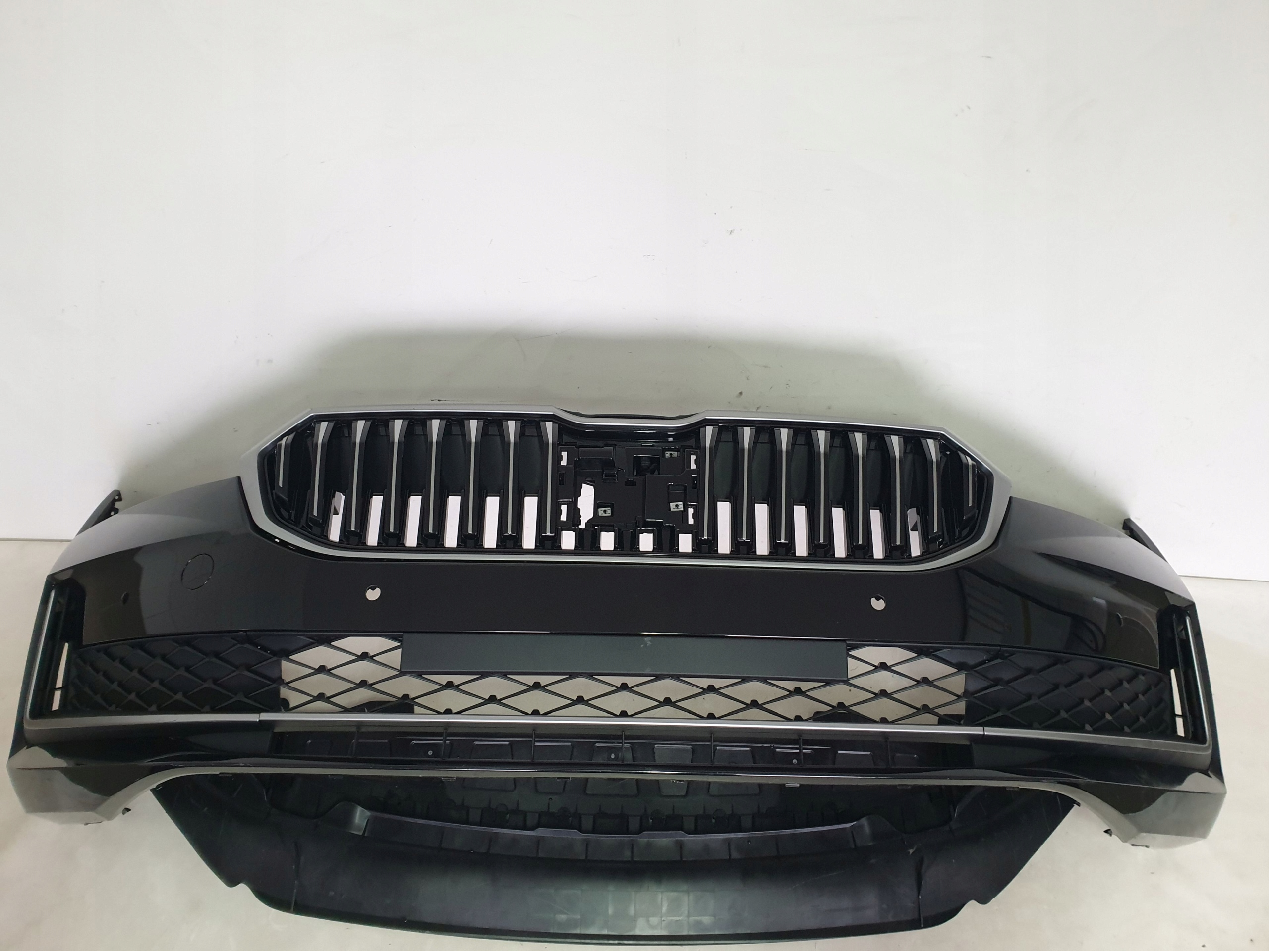 SKODA SUPERB IV 3P0 23-> bumper front front 4 x PDC cover 3P0807221