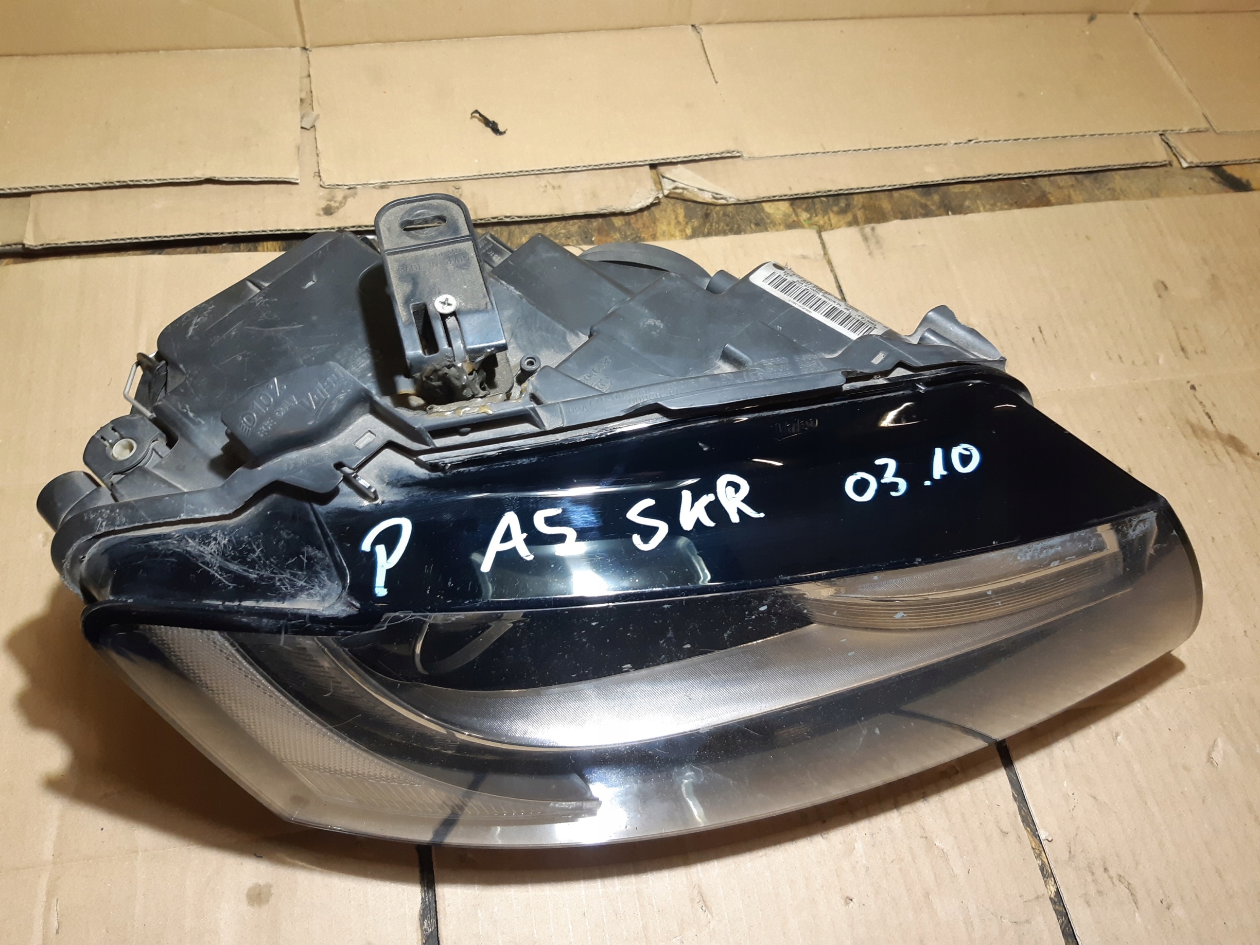 AUDI A5 8T light right front XENON SKRETNA 8T0941030AP