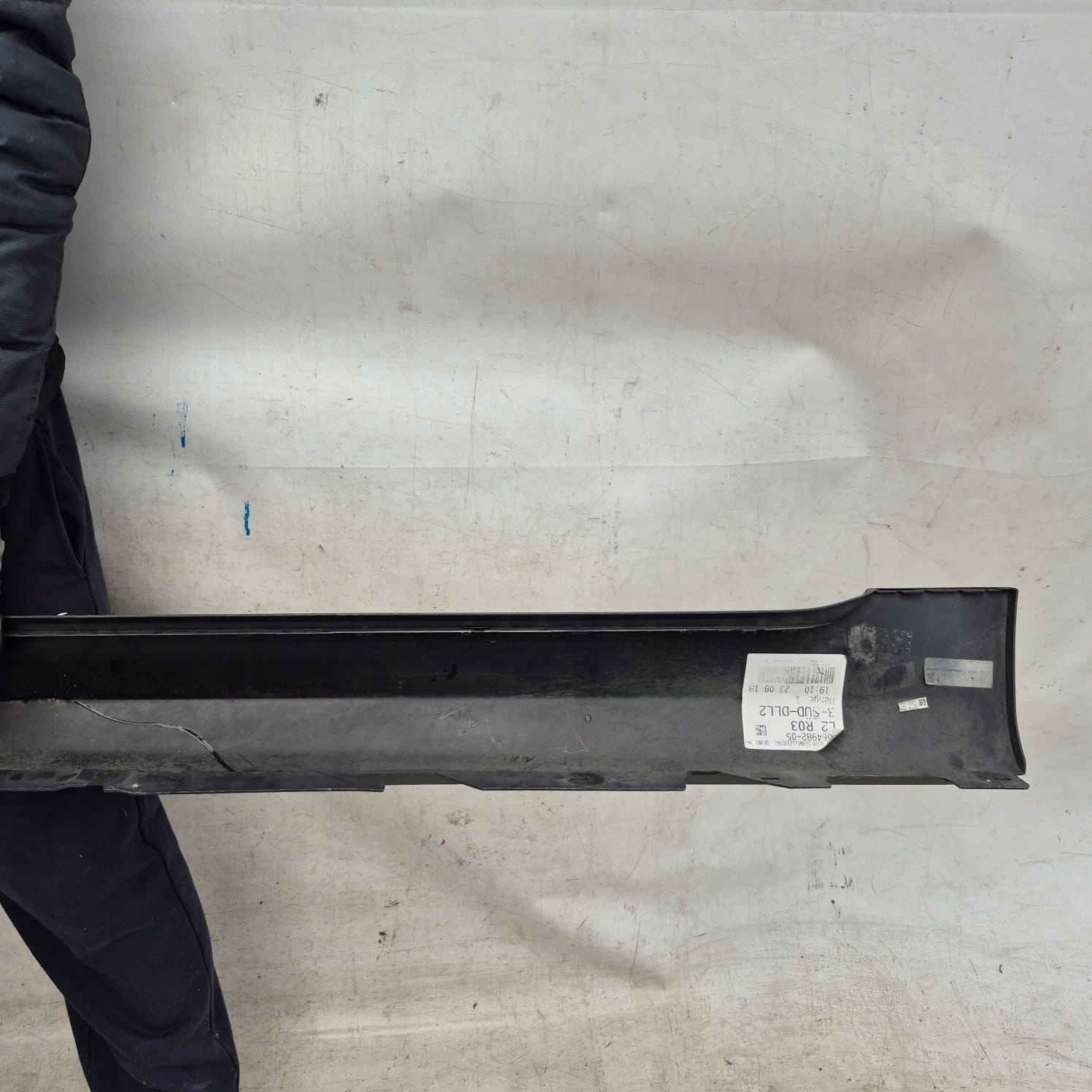 BMW 7 G11 m-packet 15-22 threshold right moulding threshold right