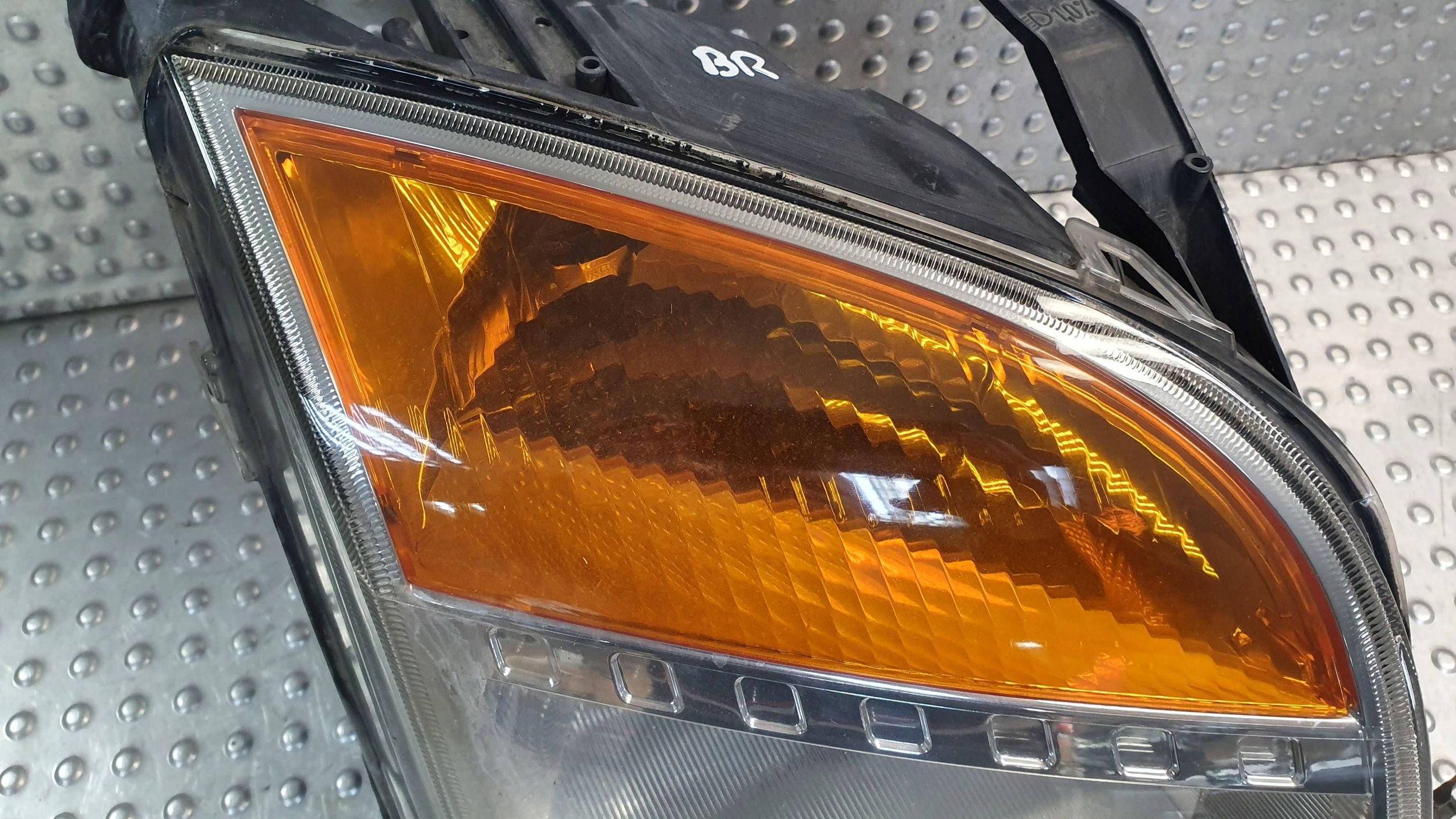 light front right FORD FUSION LIFT 02