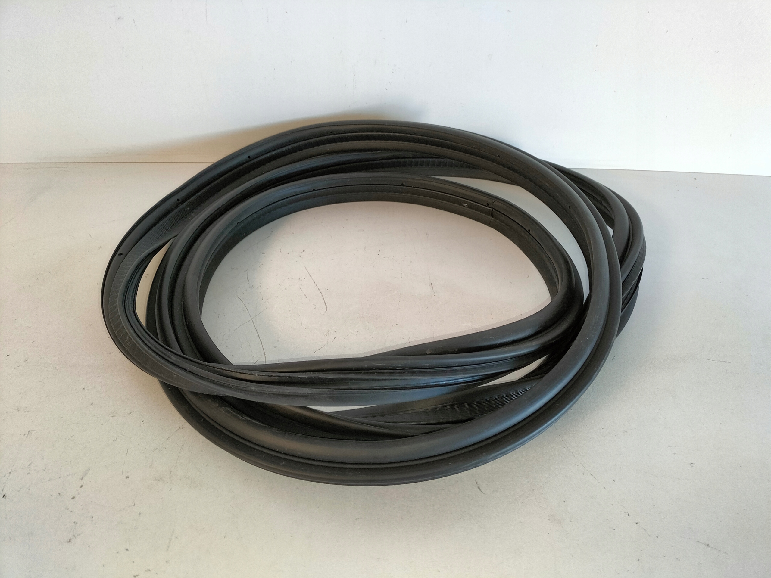 gasket bonnet boot rear part TOYOTA YARIS 4 IV 20
