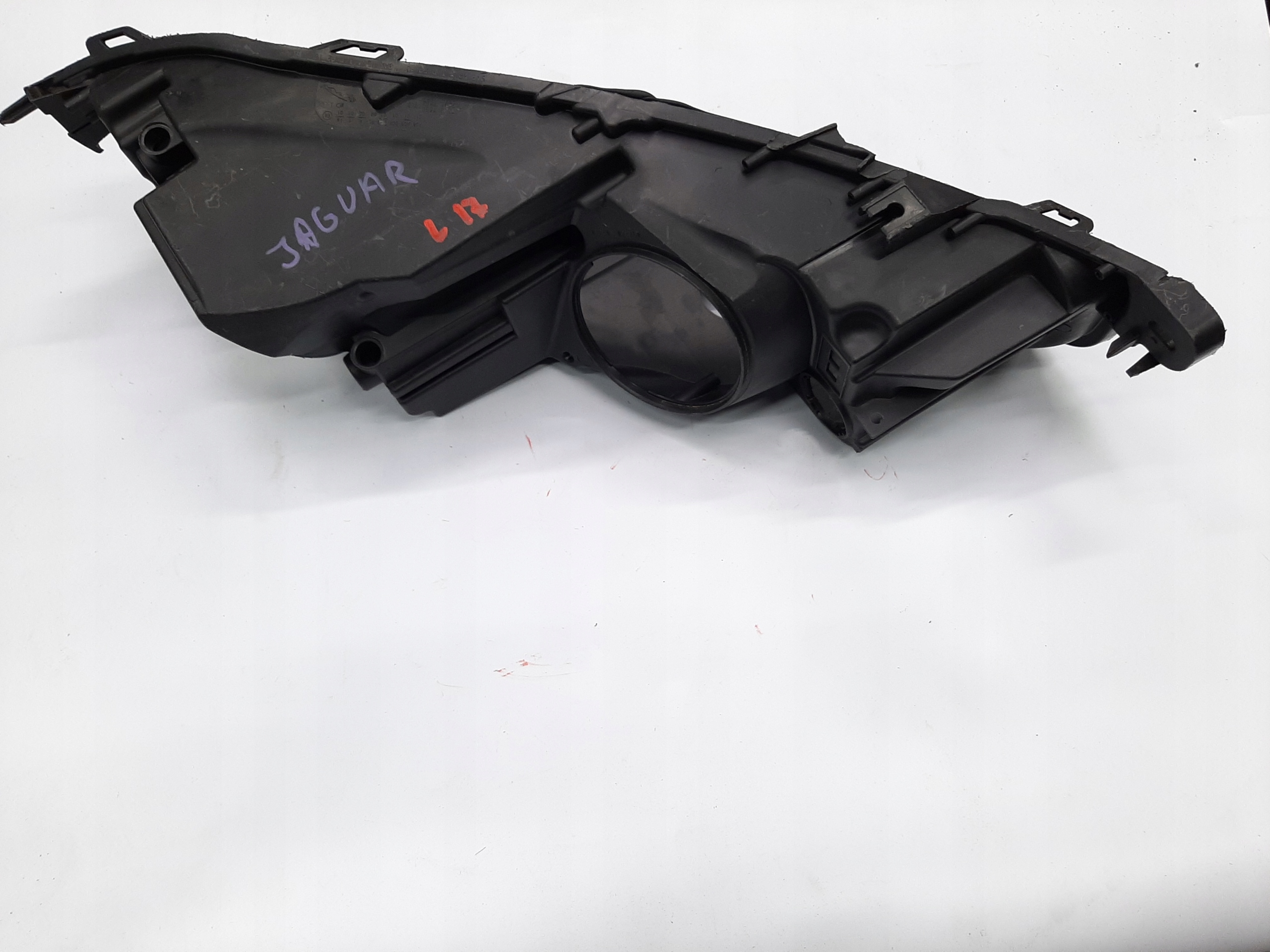 JAGUAR XF F-PACE 2015- OBUDOWA PUSZKA REFLEKTORA LEWA Numer katalogowy części JAGUAR XF F-PACE 2015-