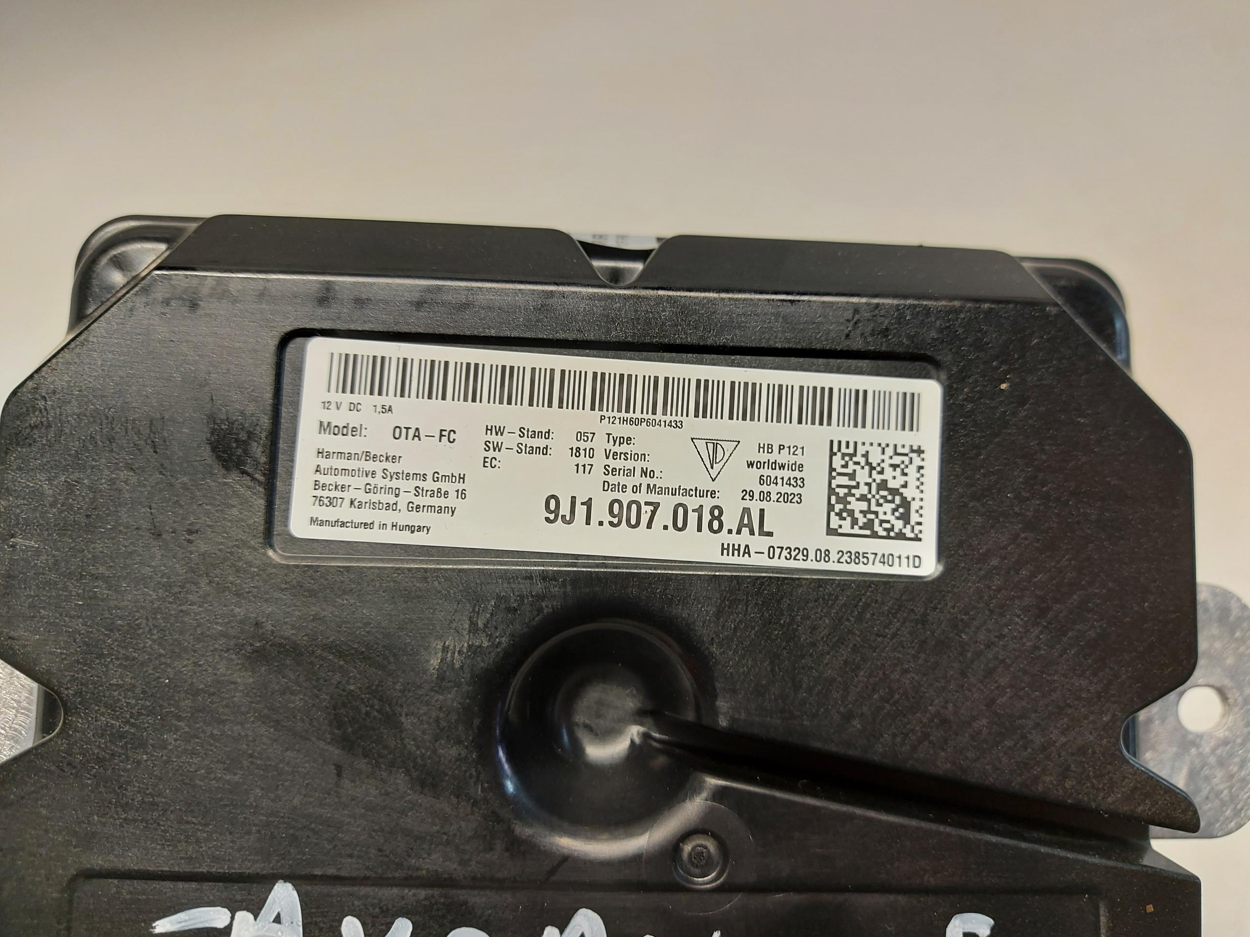 Porsche Taycan GTS 9J1 2023r module control unit WiFi Bluetooth 9J1907018AL