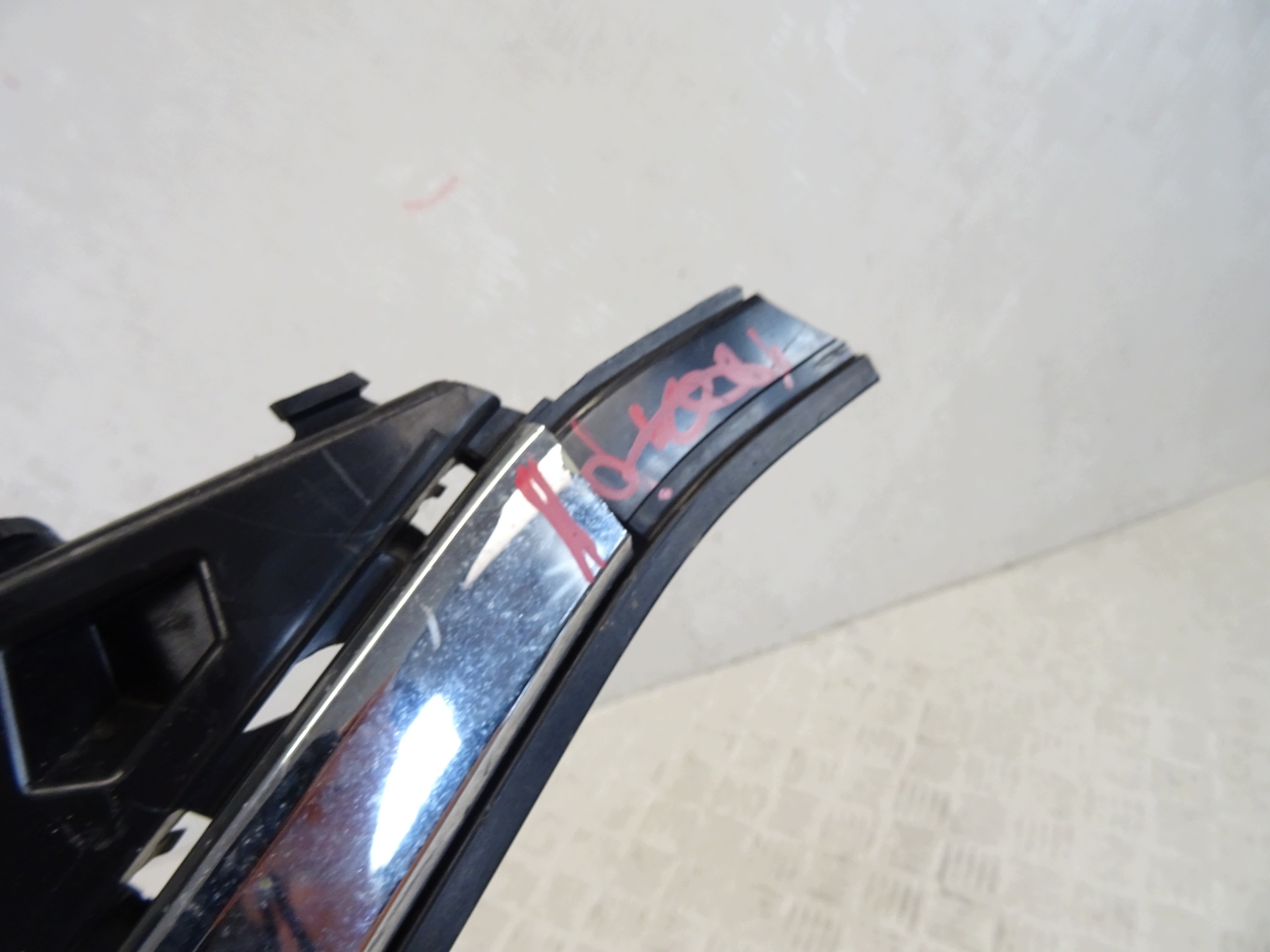grid of a bumper front front HONDA CRV IV 71127-T1V