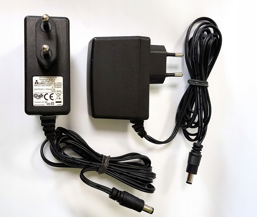 ZASILACZ IMPULSOWY UMEC 12V 2.5A WTYK 2.5x5.5 mm Marka inna marka