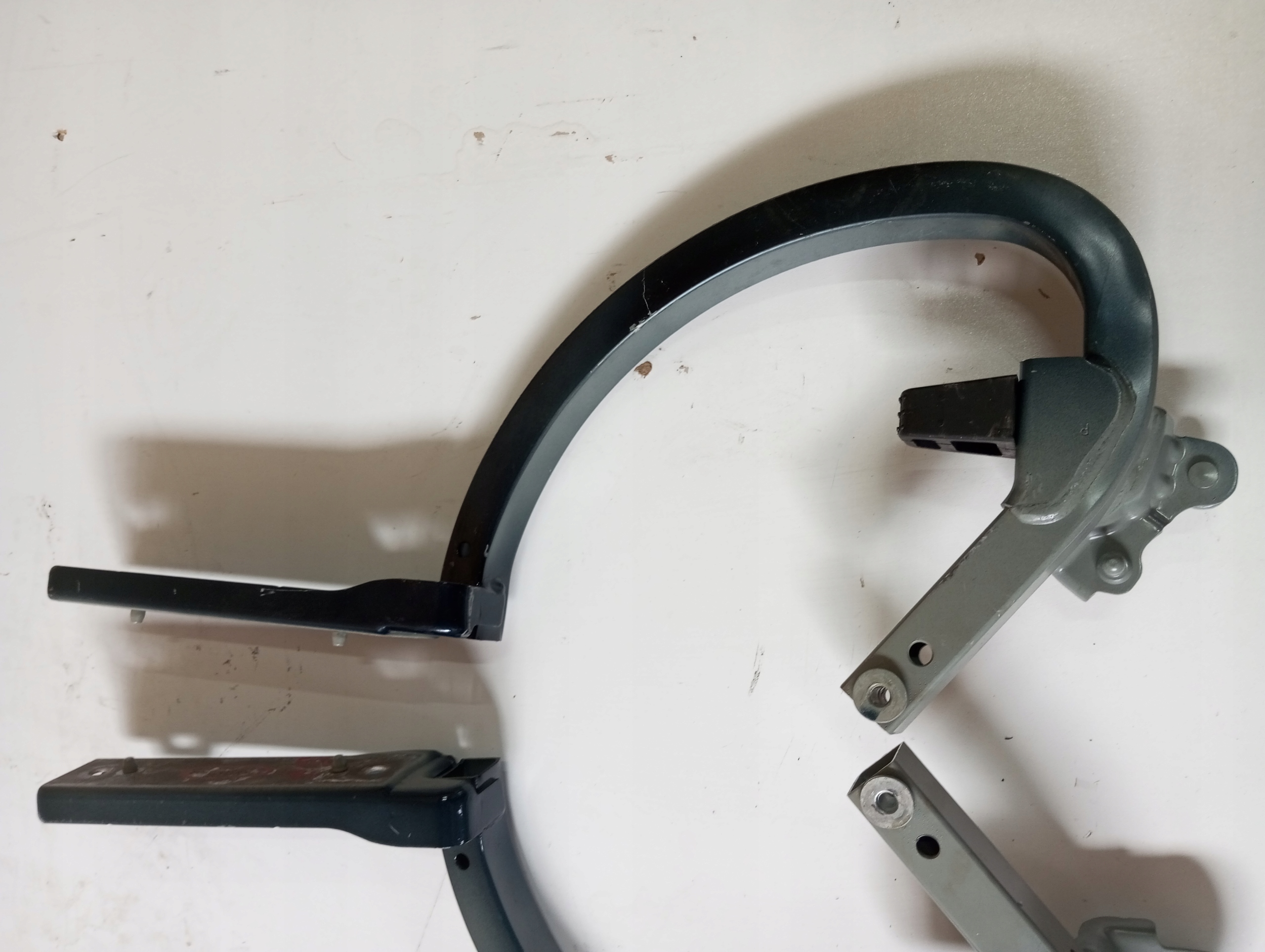 Scharnier heckklappe CITROEN DS9 9823425780 9823424080