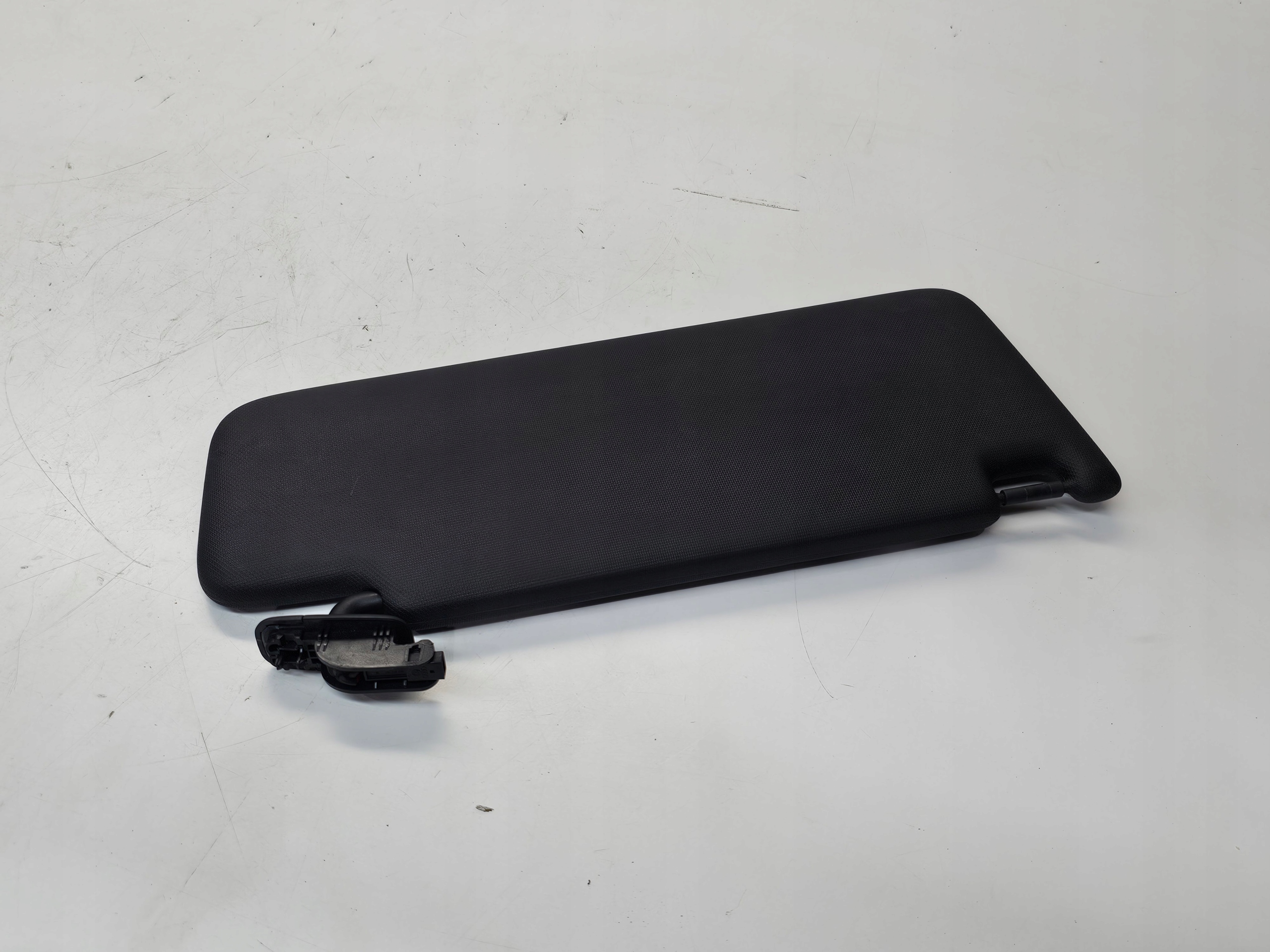 BLENDE ABDECKUNG PRZECIWSLONECZNA AUDI A4 B9 A5 8W0857551N