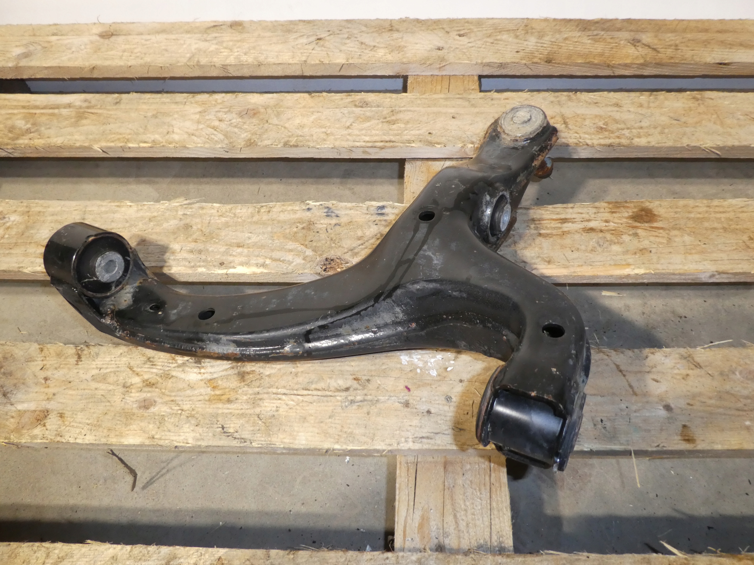 arm front DOL left VW AMAROK 2H0