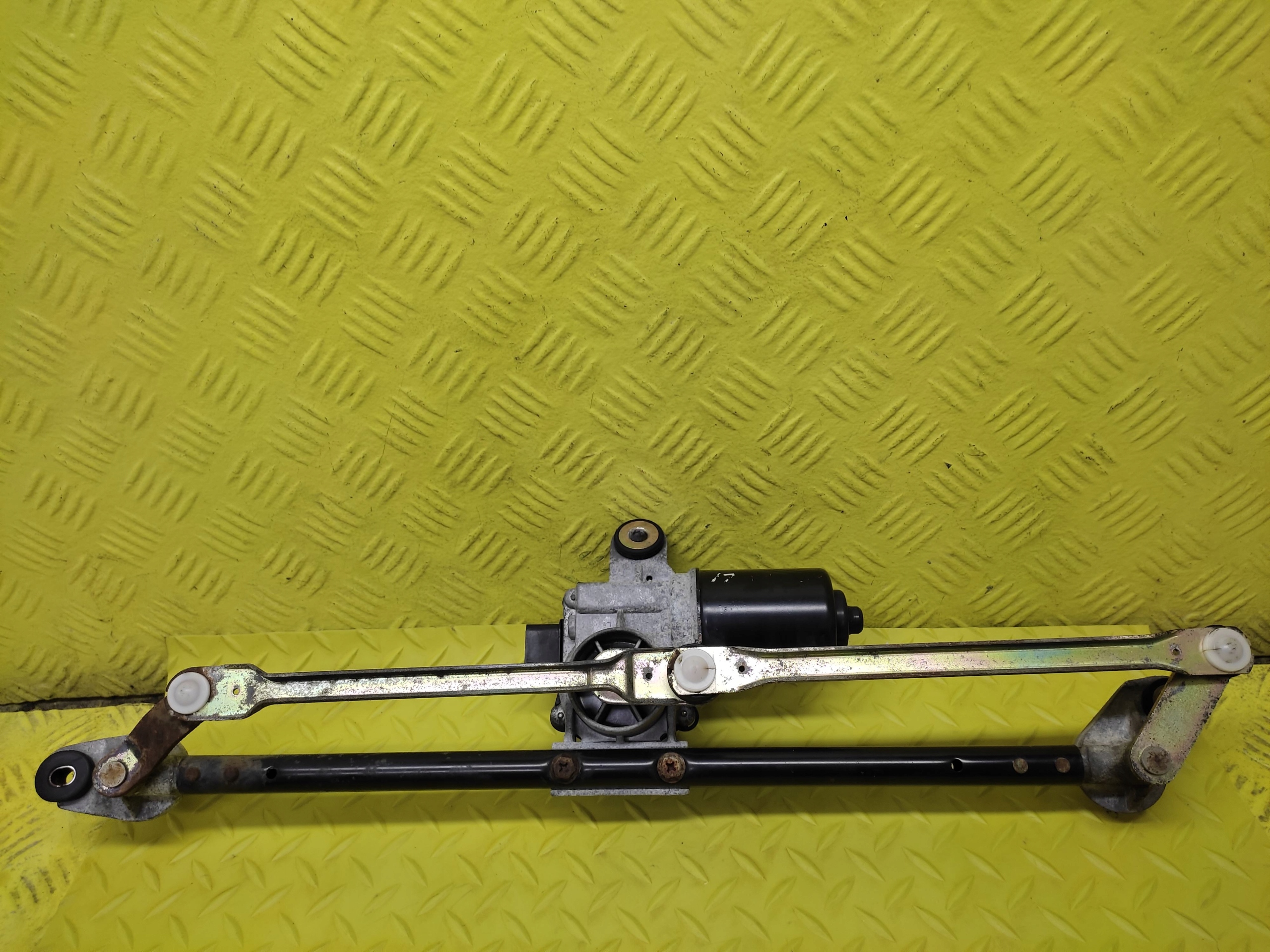 SUZUKI FORENZA wiper mechanism front