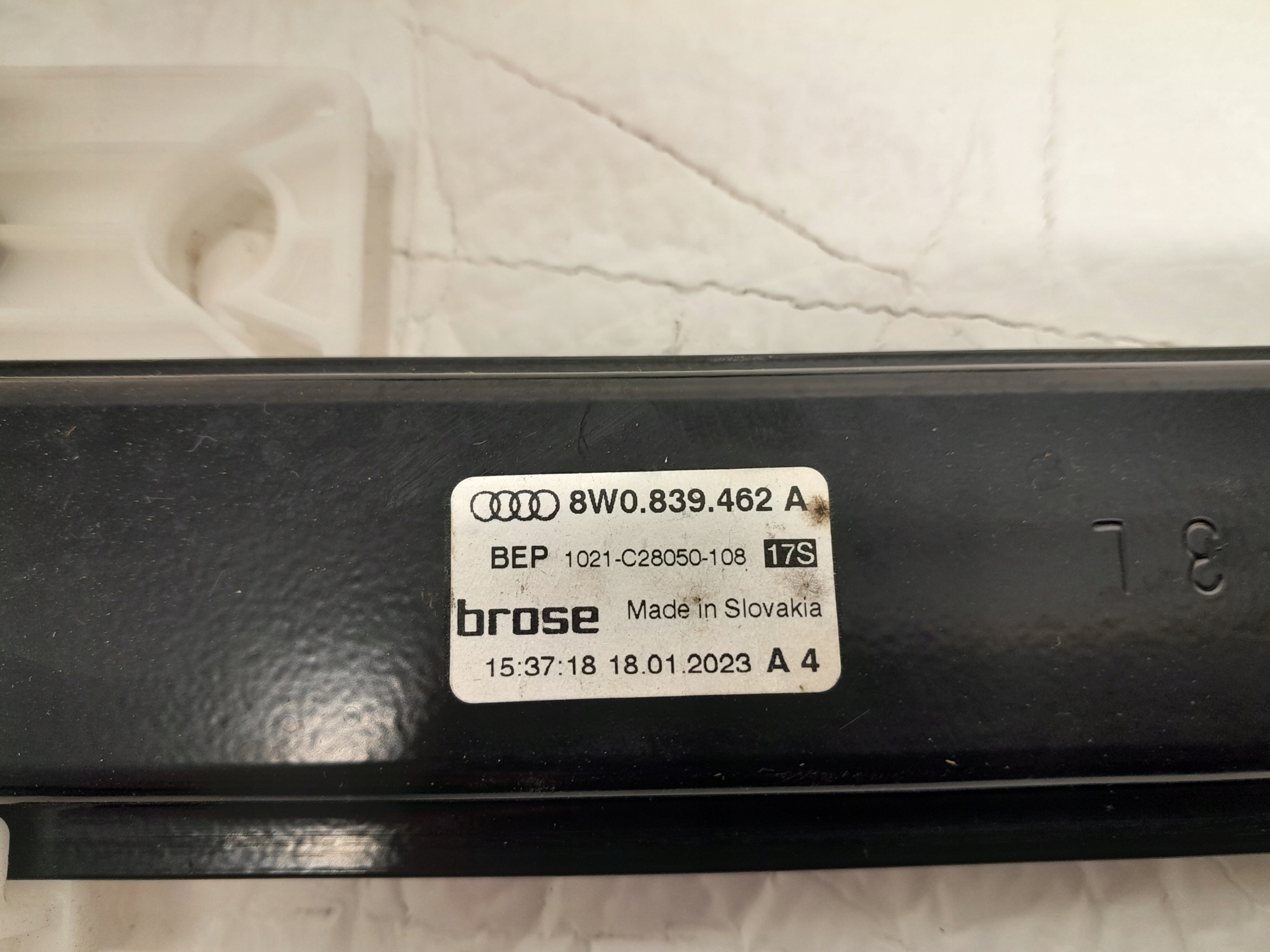 AUDI A4 B9 LIFT window regulator right rear part 8W0839462A