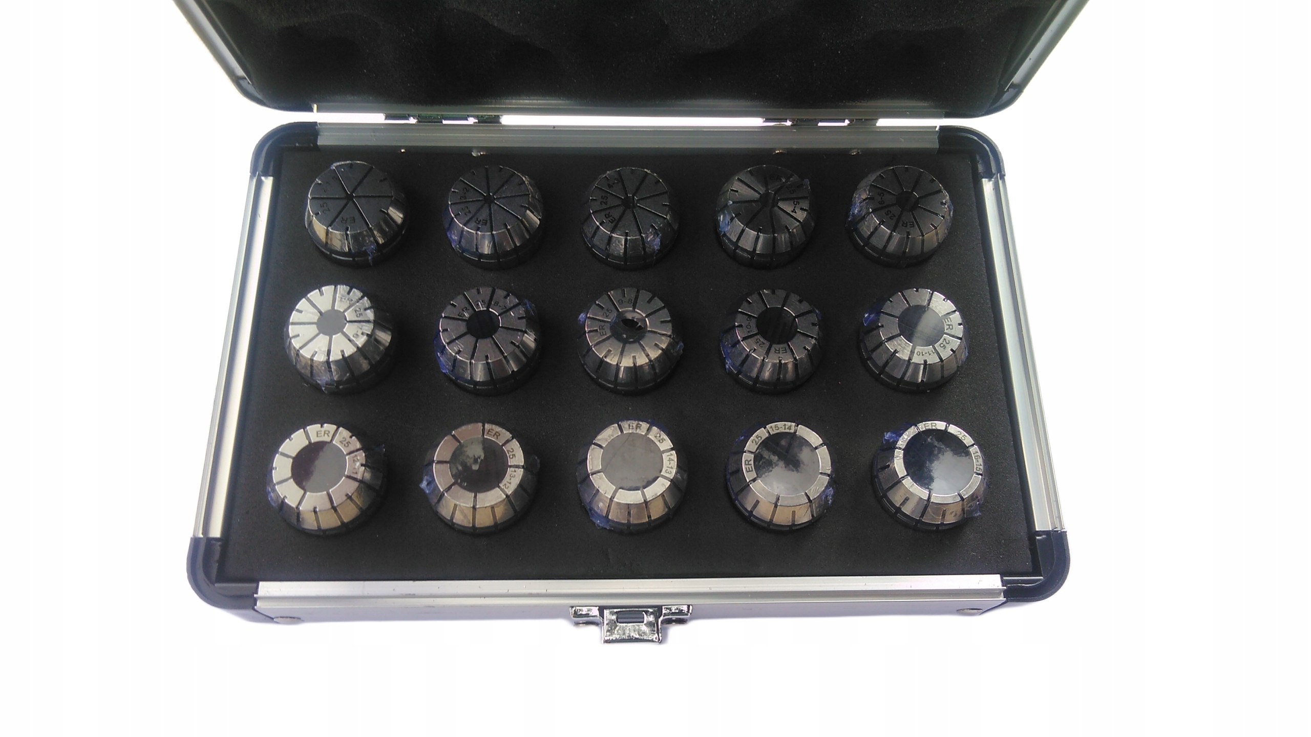 Tulejka zaciskowa zestaw ER32 18szt 2-20mm walizka